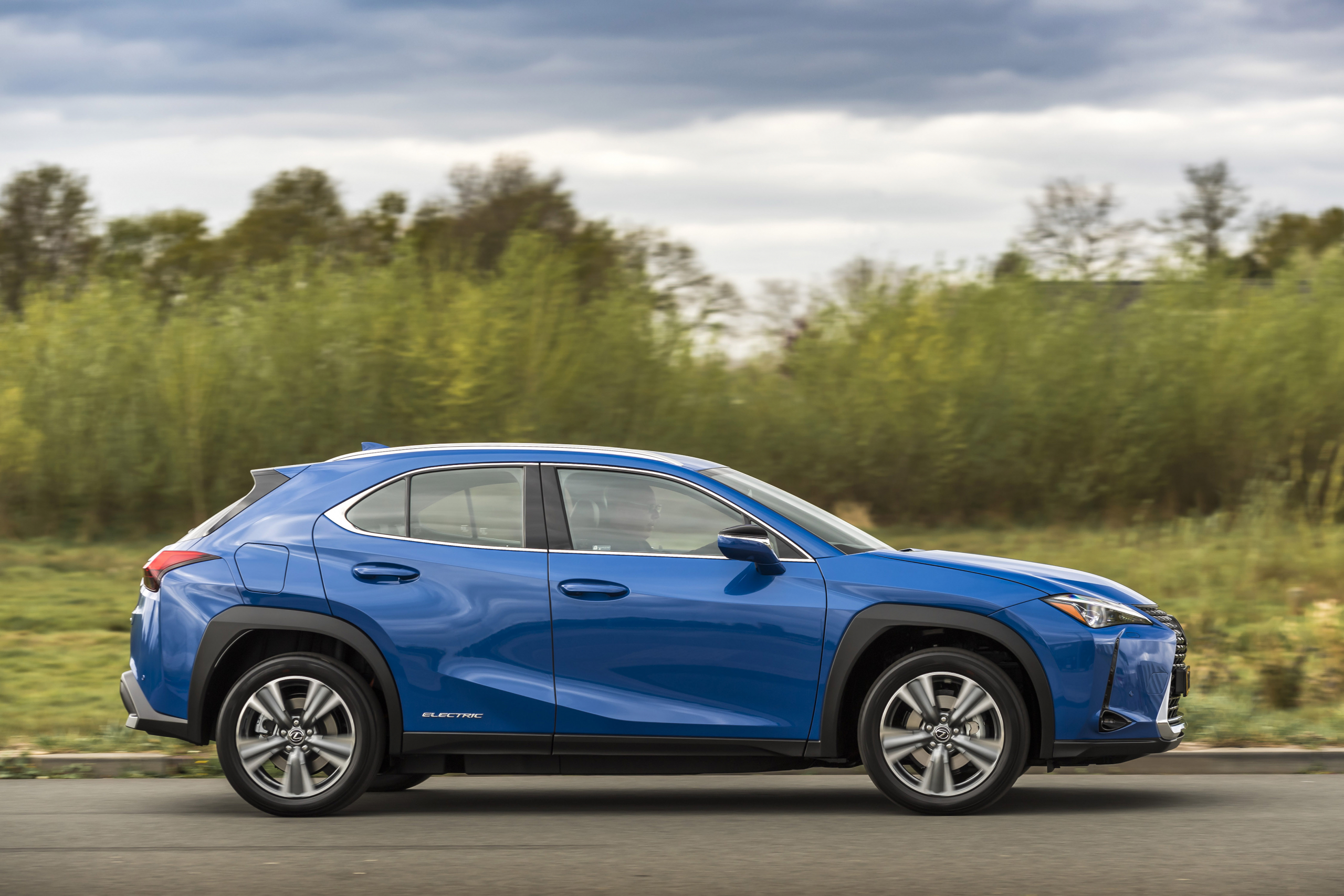 Waarom de elektrische Lexus UX300e opeens 10.000 euro goedkoper is