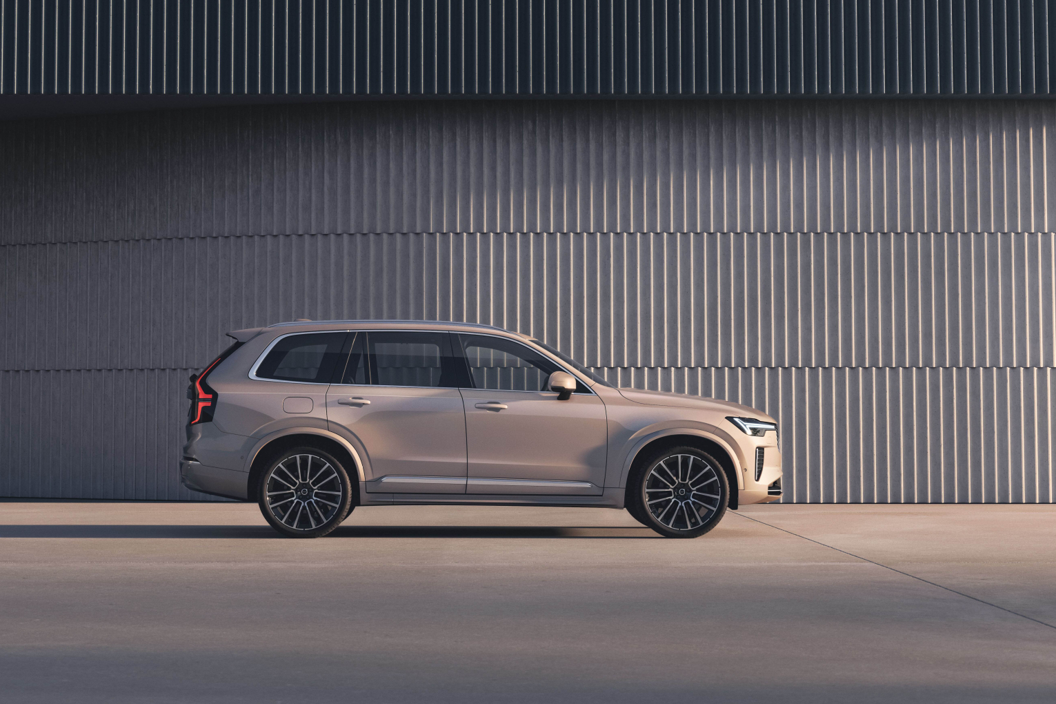 Bejaarde Volvo XC90 wil na forse facelift Tinder weer op