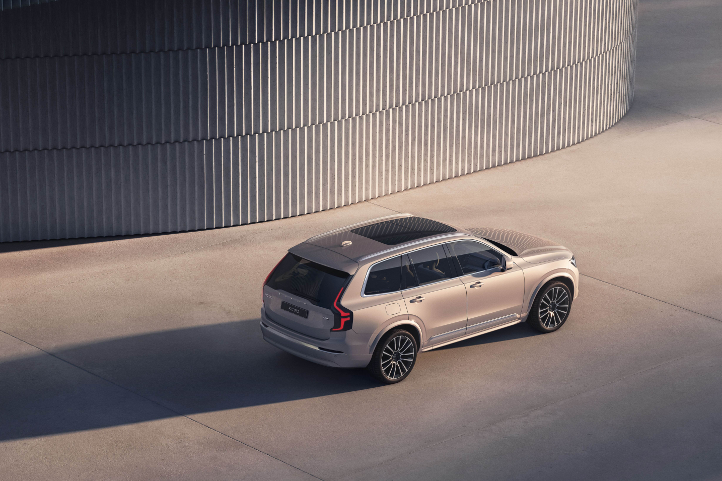 Bejaarde Volvo XC90 wil na forse facelift Tinder weer op