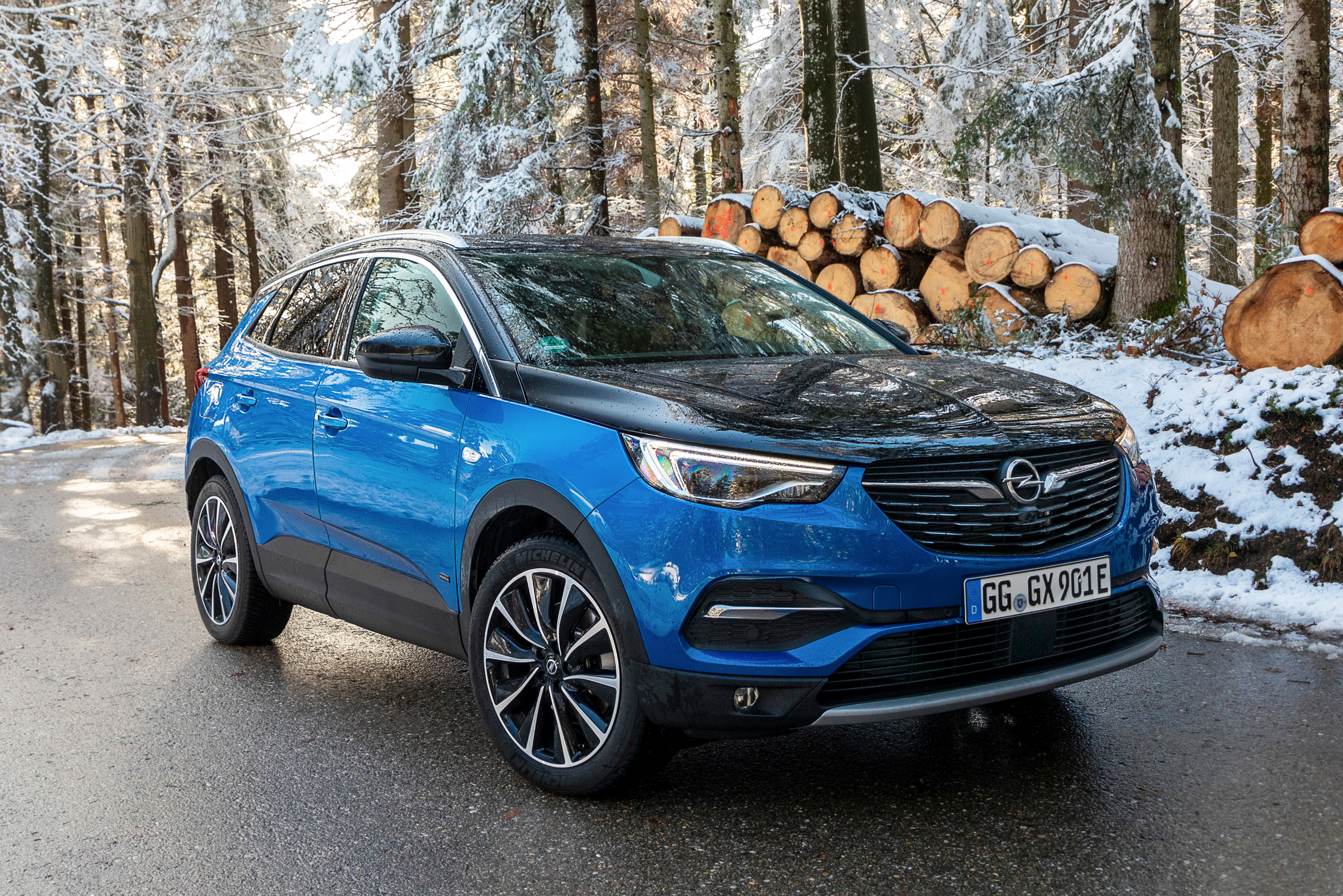 Wat is er opvallend aan de Opel Grandland X Hybrid4 (2020)?