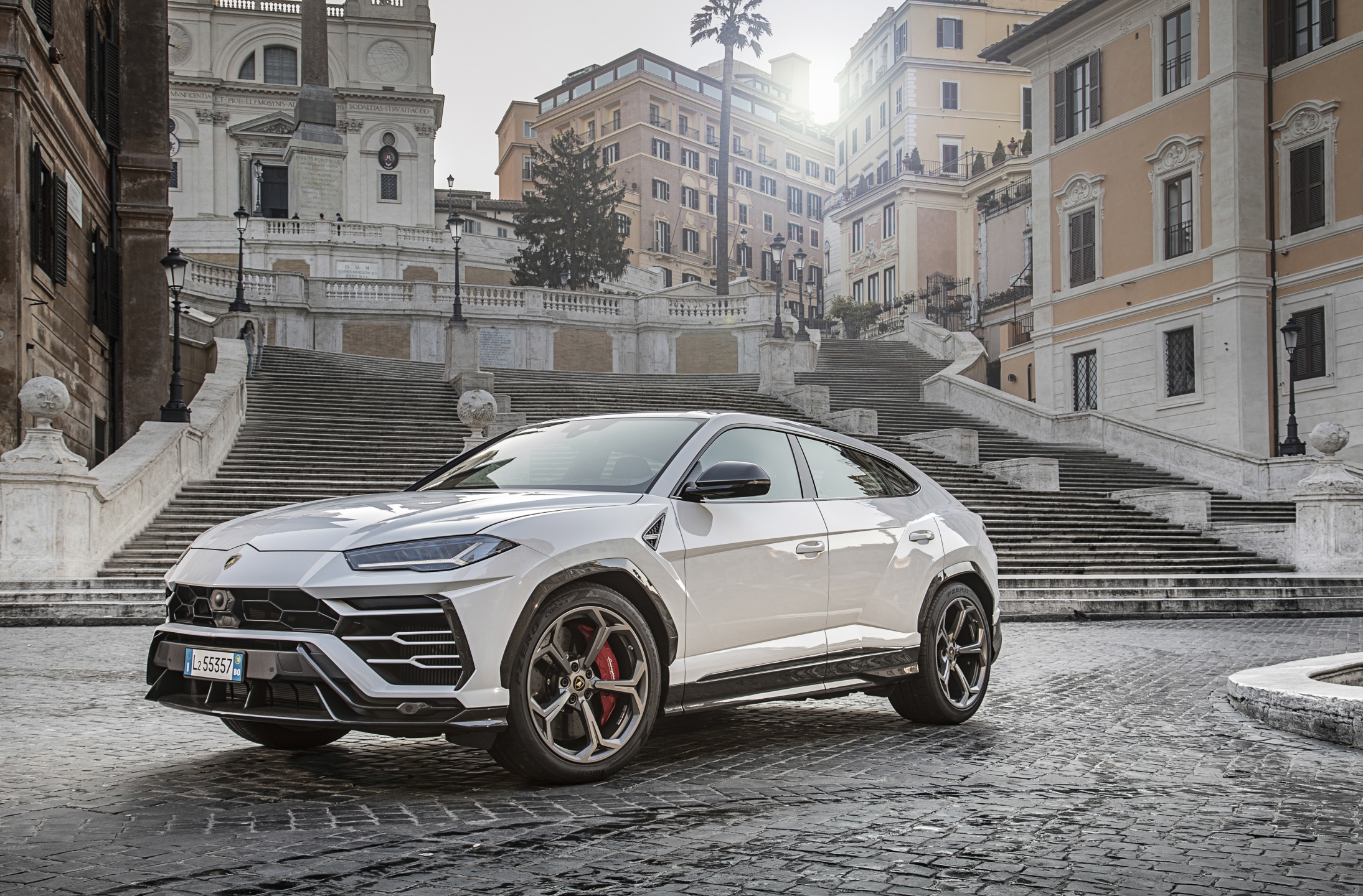 De Lamborghini Urus is een vraatzuchtige alleseter