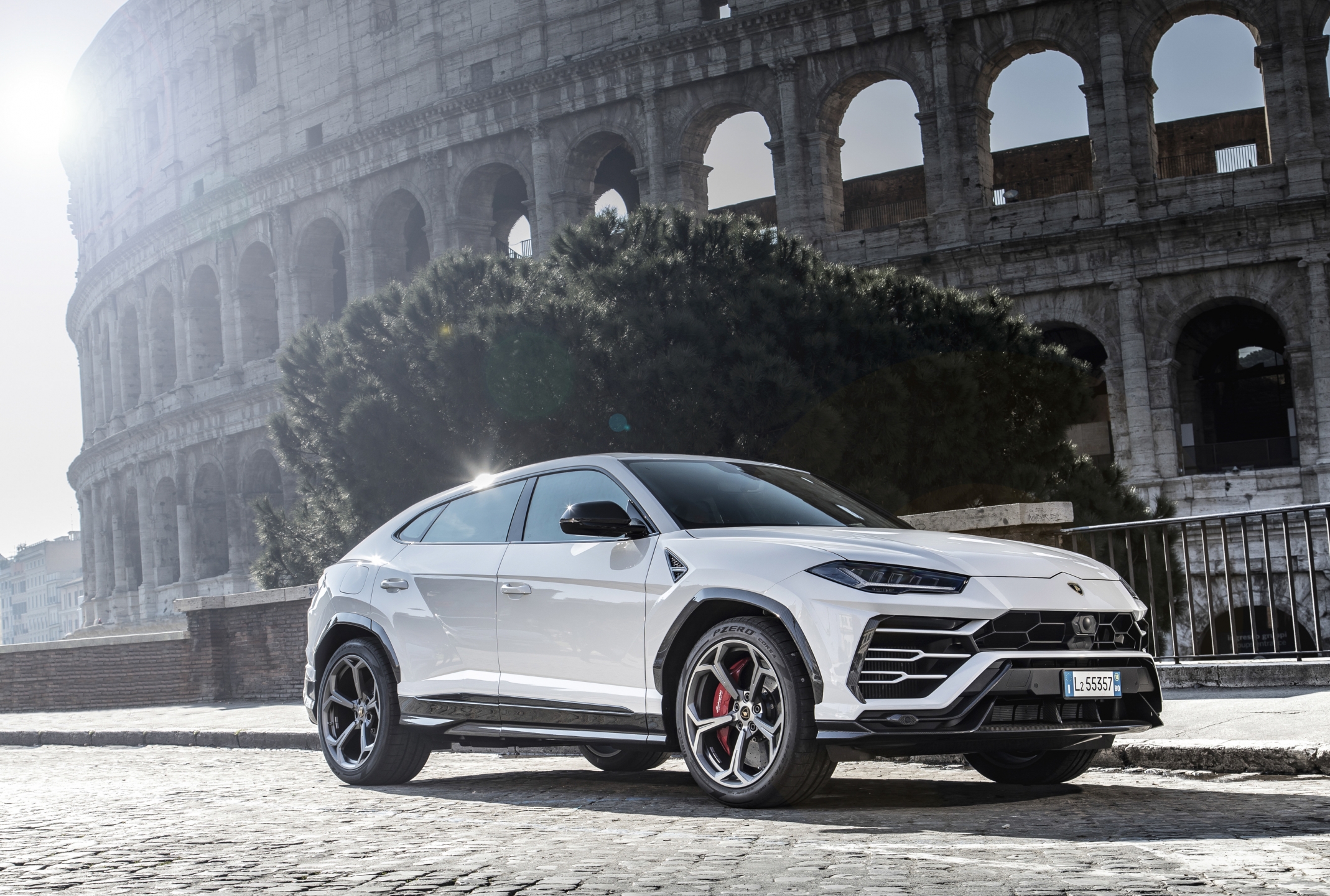 De Lamborghini Urus is een vraatzuchtige alleseter