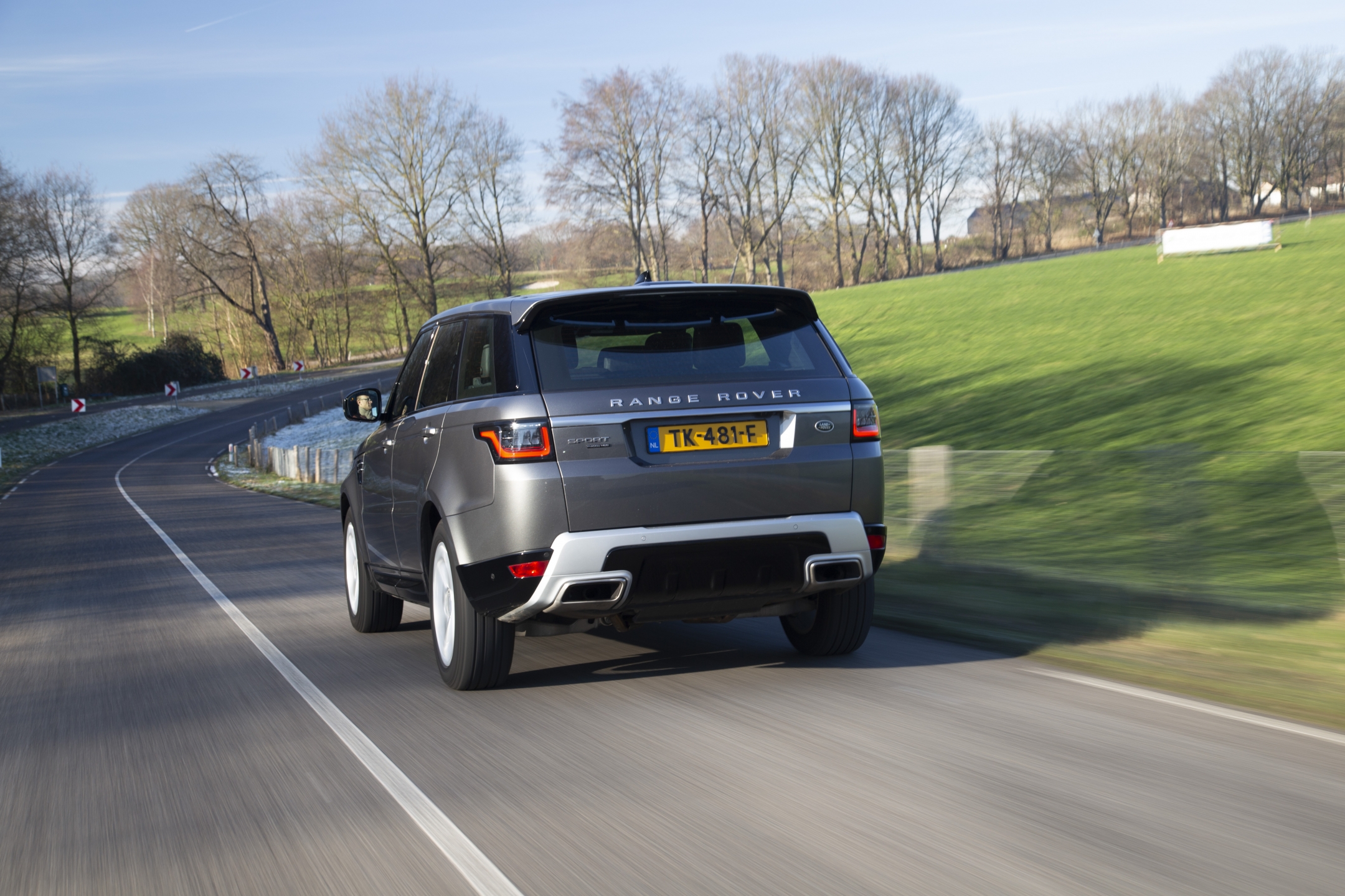 Range Rover Sport P400e: op chic met een stekker