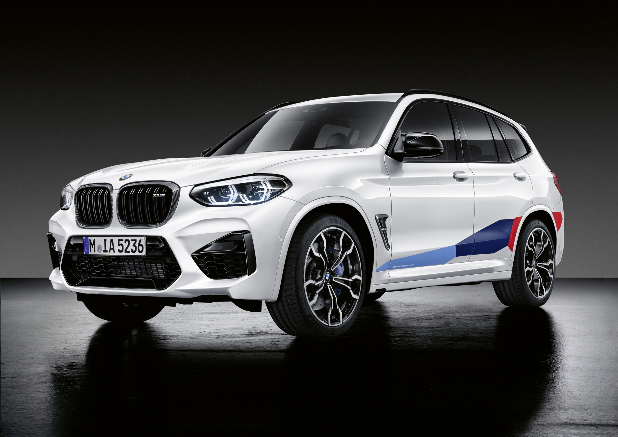 BMW X3 of X4 extra vet met lichtgewicht M Performance onderdelen