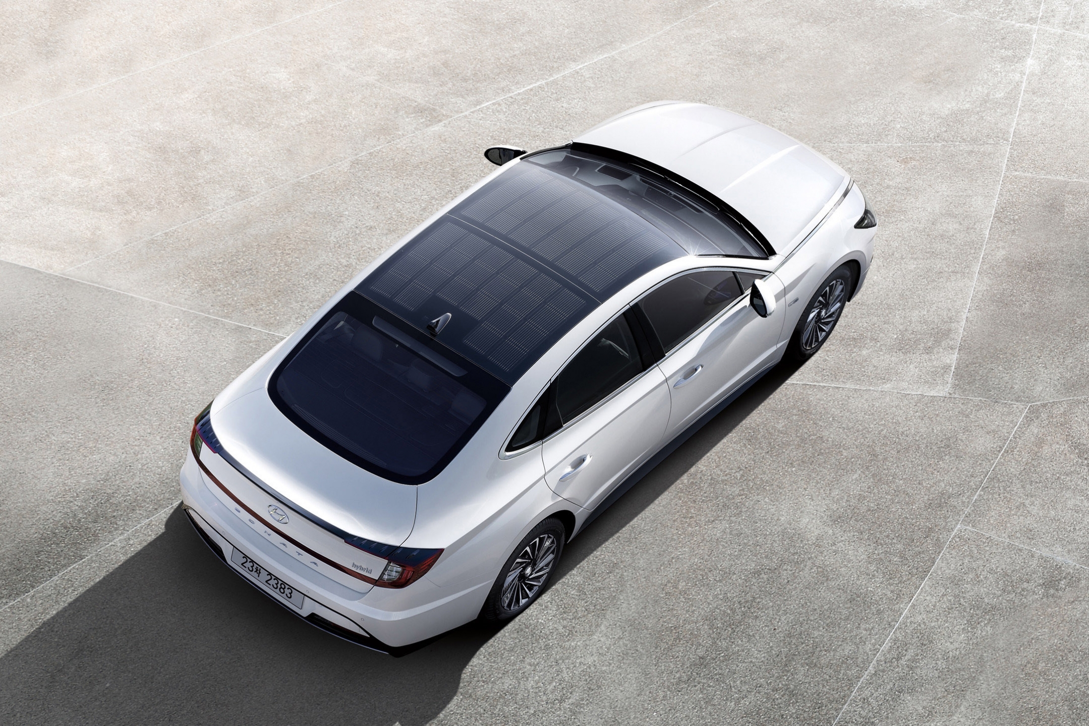 Aan de zonnepanelen op deze Hyundai Sonata heb je niet zoveel