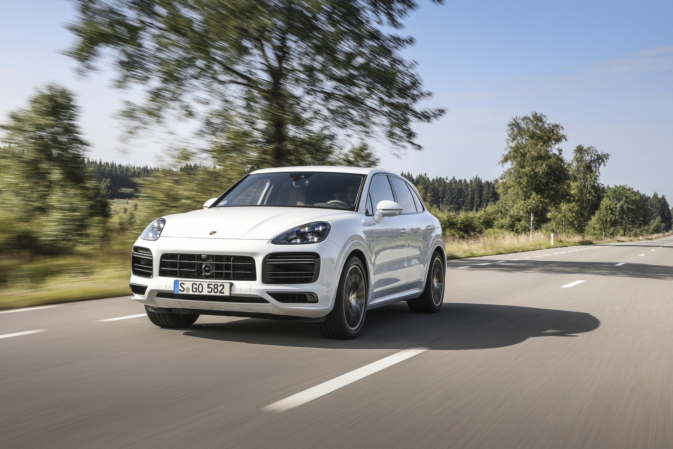 Wat is er opvallend aan de Porsche Cayenne Turbo S E-Hybrid?