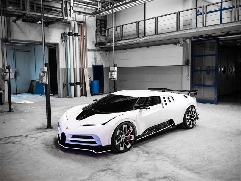 Bugatti Centodieci kost 8 miljoen en is een hommage aan de EB110