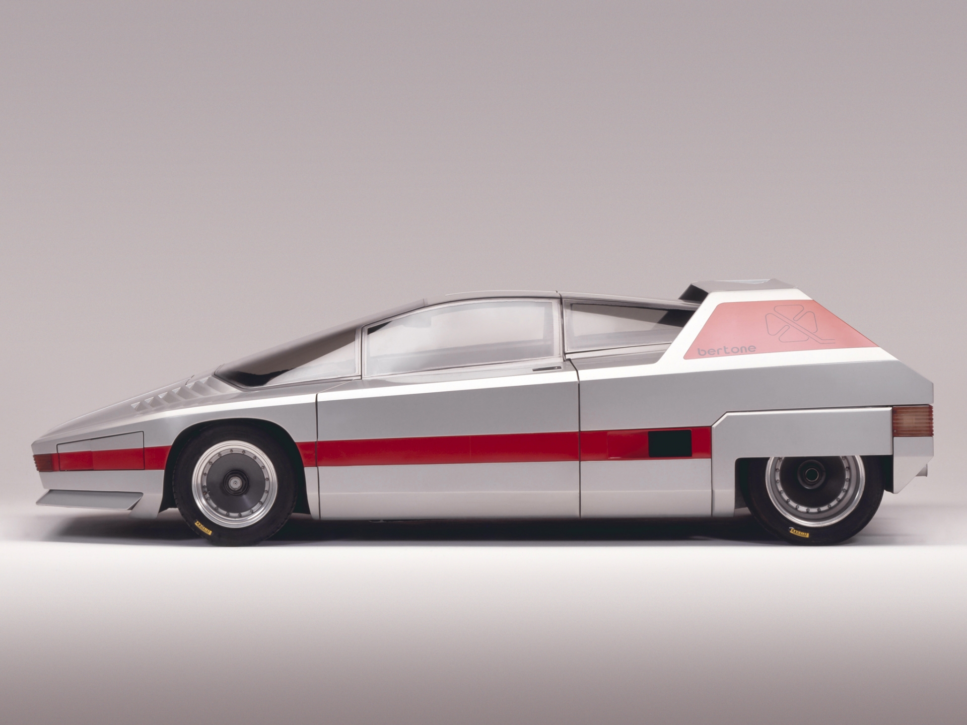 Top 10: Deurstopperdesign - De wigvormigste concept cars ooit