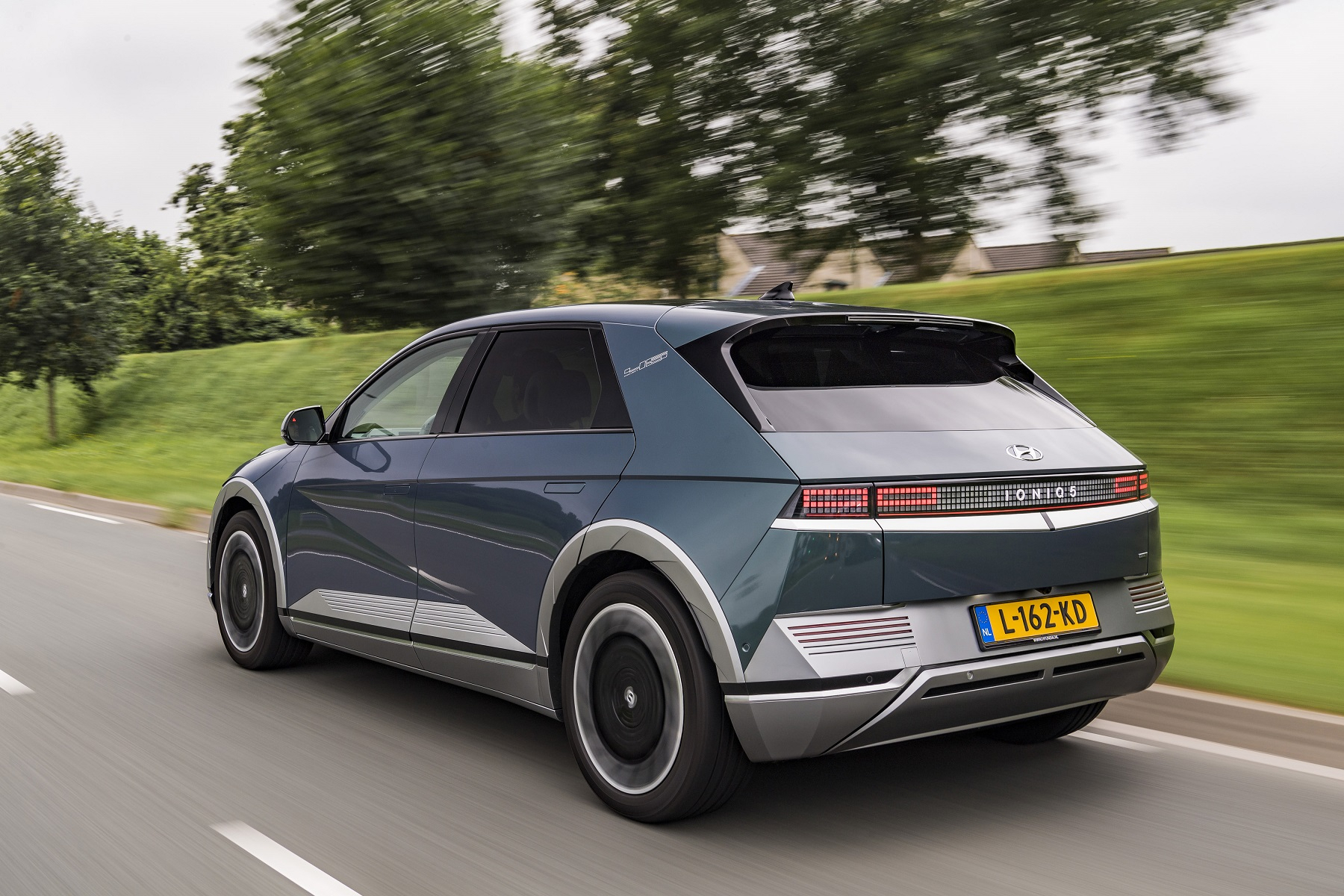Je raadt nooit wat deze 9 autonamen betekenen
