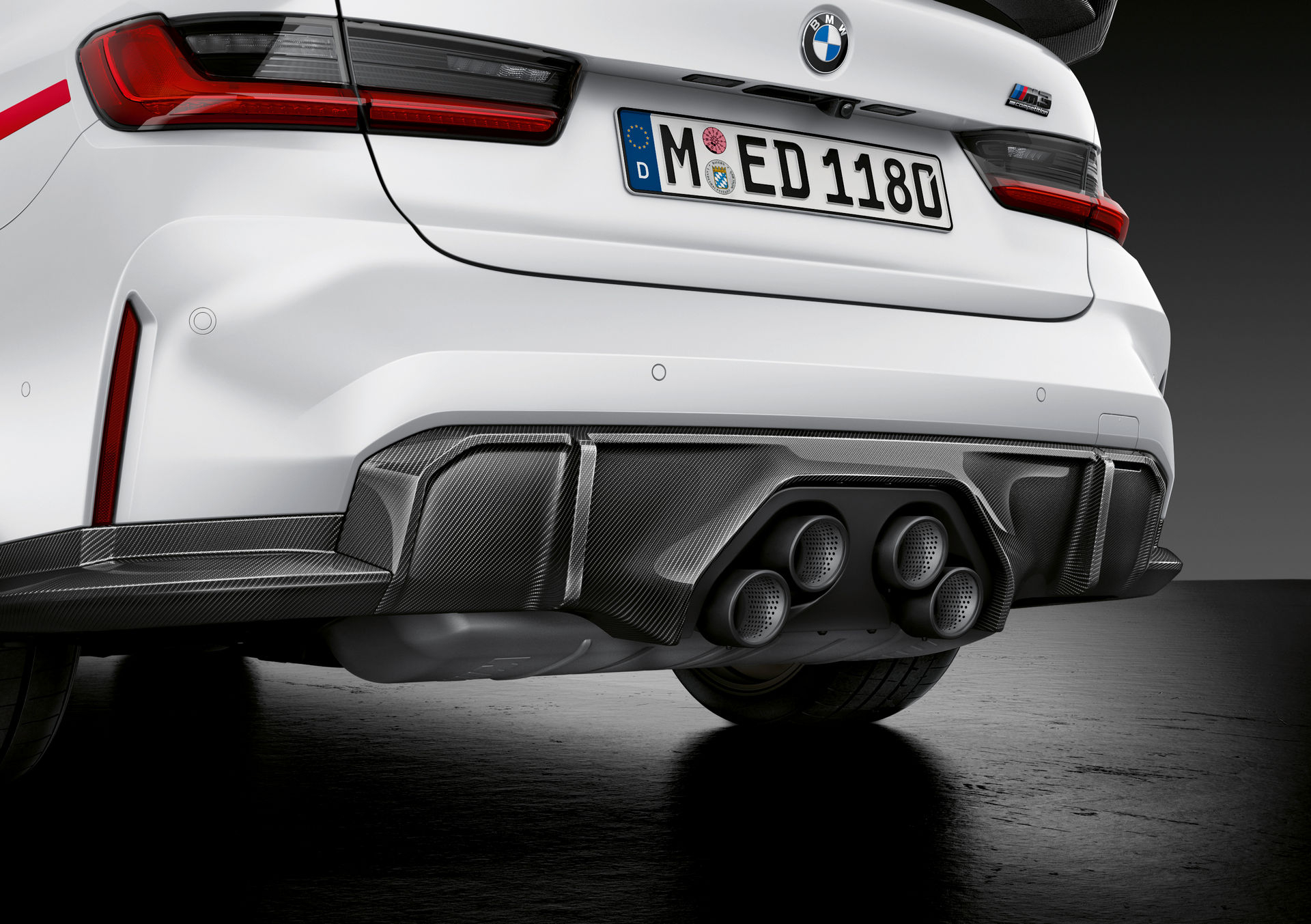Met M Performance kun je een BMW M3 en M4 heel lelijk maken