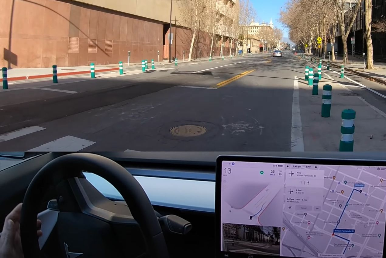 Bang dat robots de wereld overnemen? Zolang 'autonome' Tesla's tegen paaltjes rijden, is er niks aan de hand