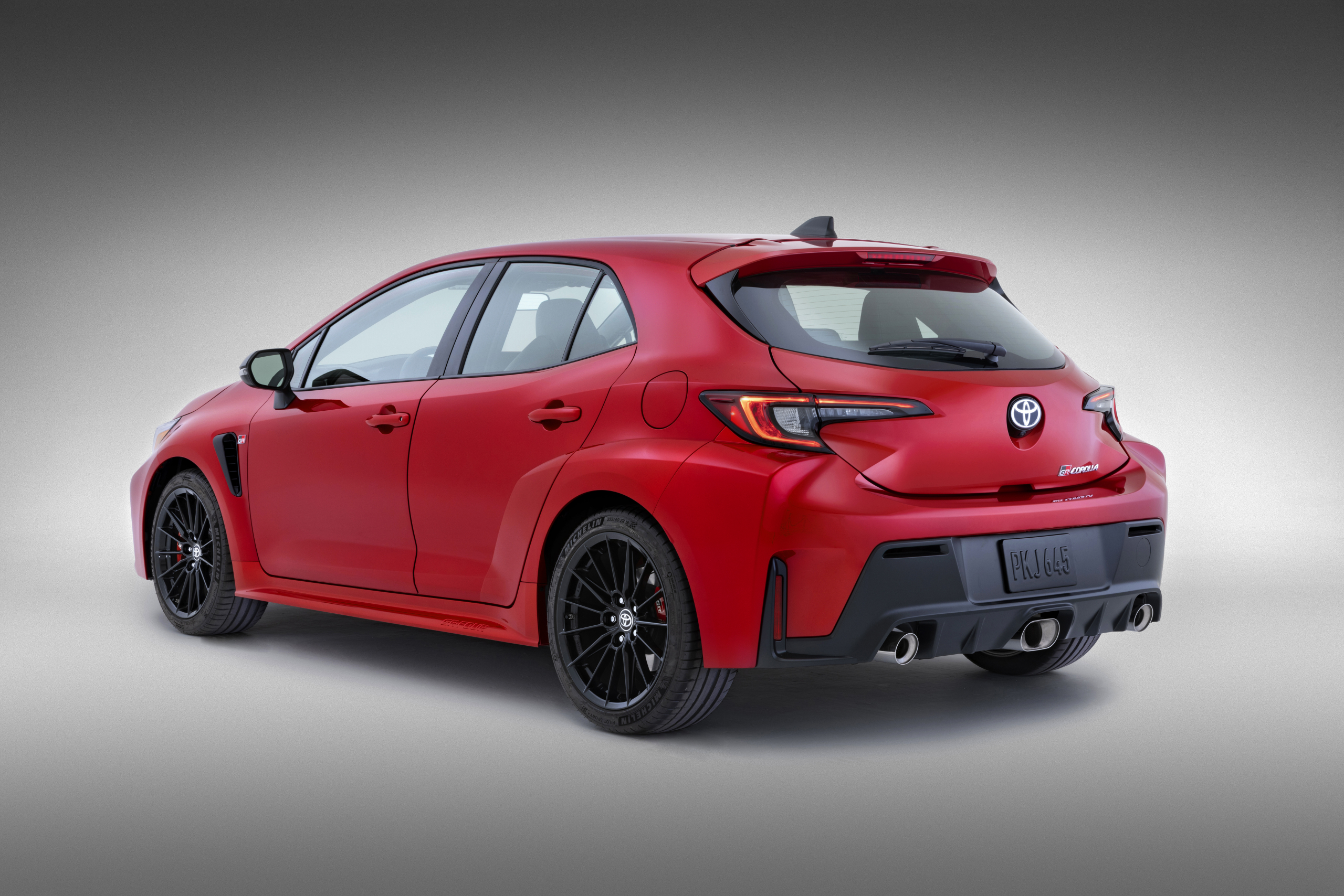 BAM!!! Drie uitlaten (!) en 300 pk voor de knotsgekke Toyota GR Corolla