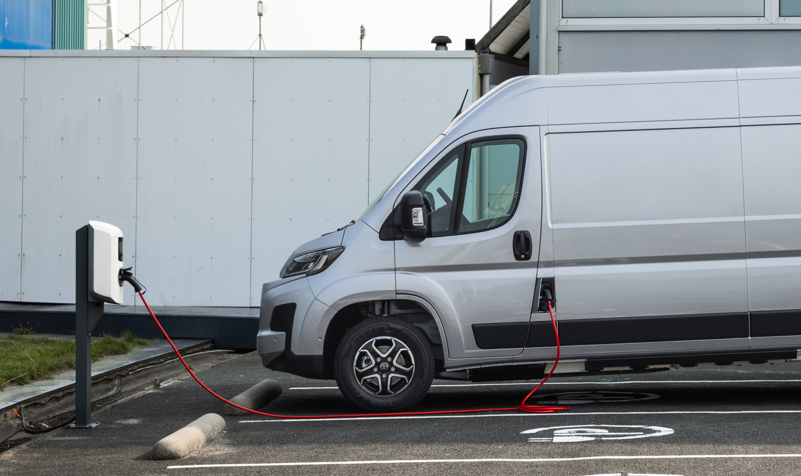 Review Toyota Proace Max (2025): nu hoeft Toyota nooit meer ‘nee’ te verkopen