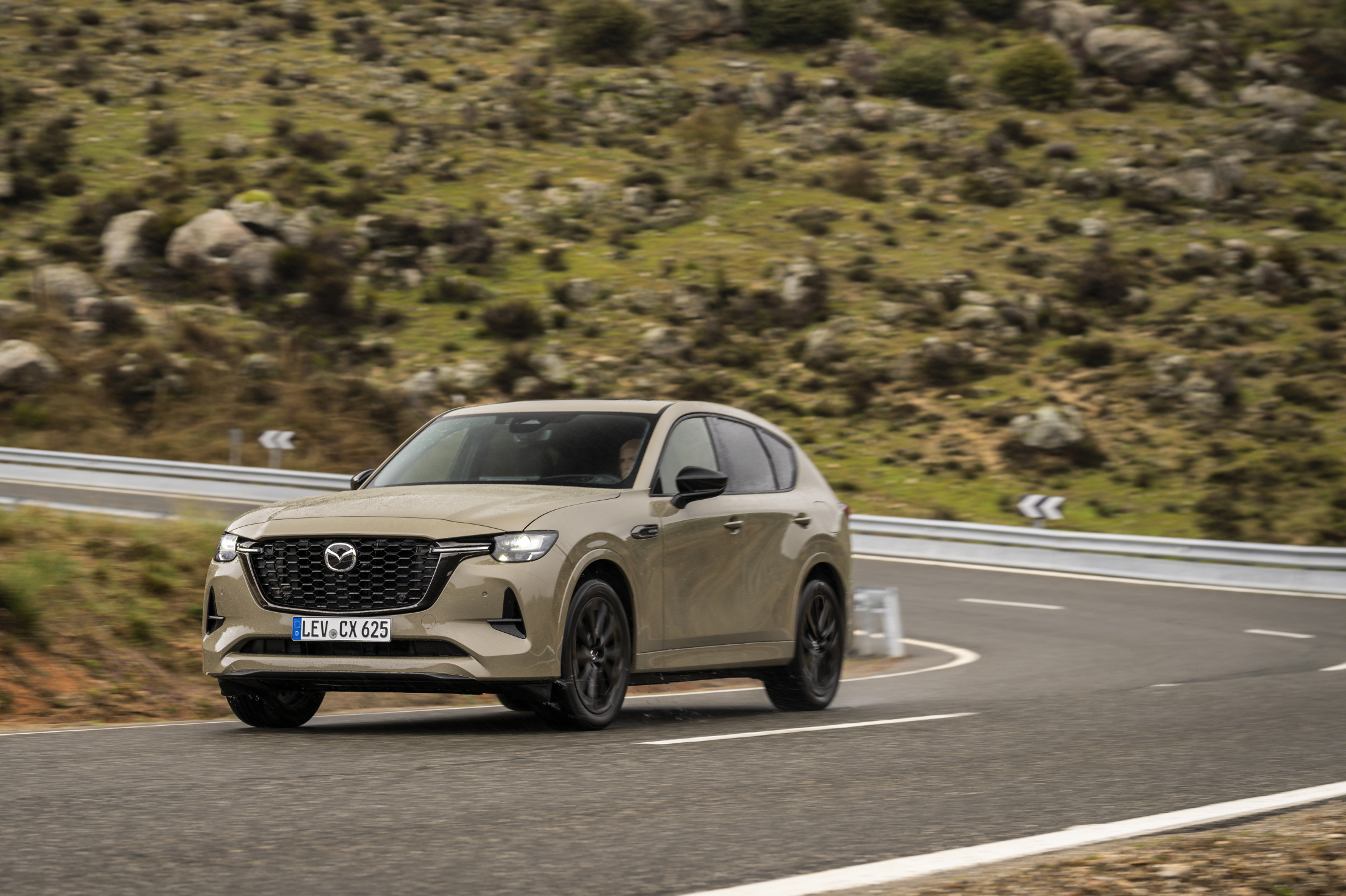 TEST Mazda CX-60 - hoe zachte heelmeesters kinderziekten lieten genezen