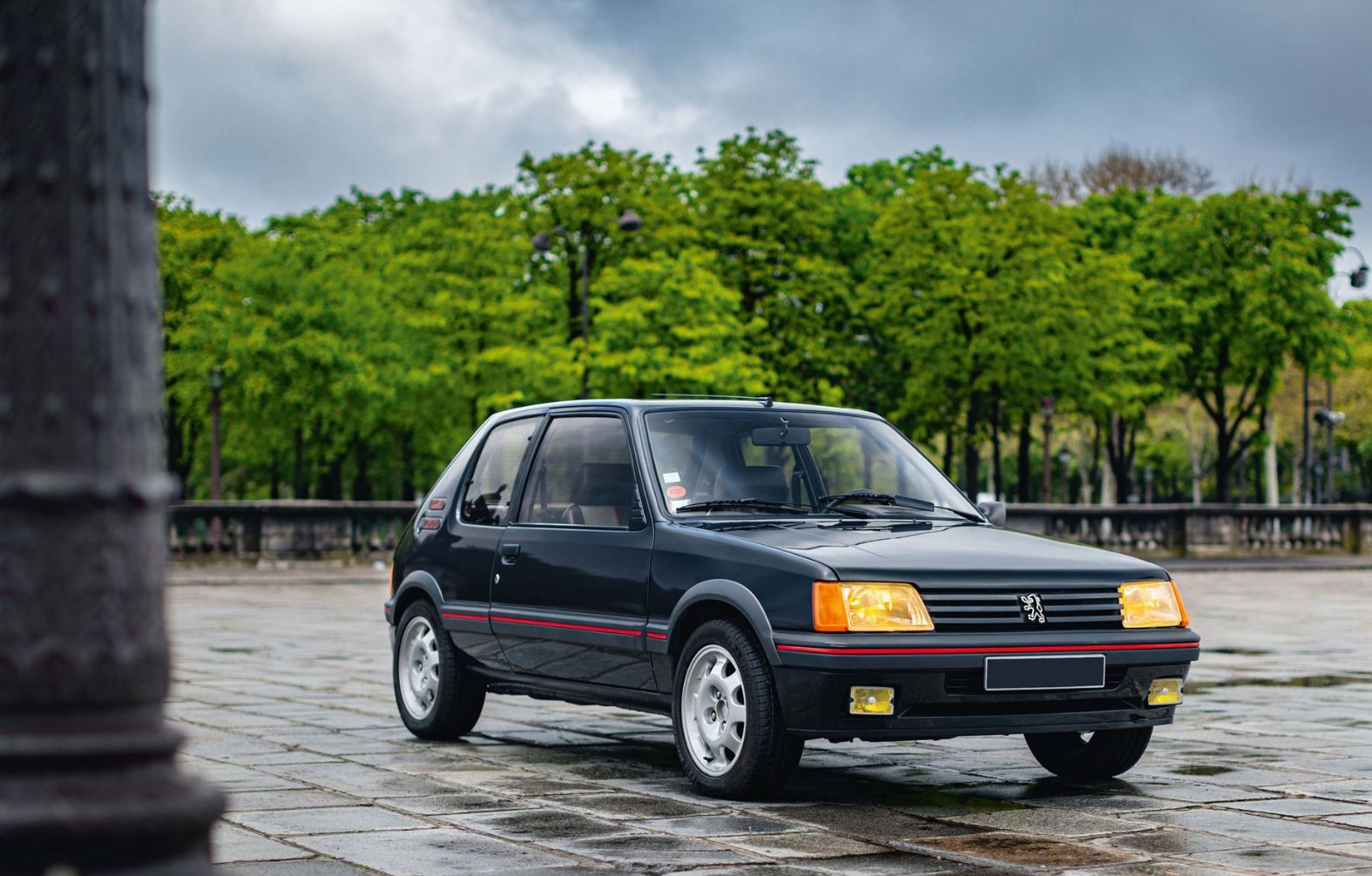 Waarom iemand krankzinnig veel geld heeft betaald voor deze Peugeot 205