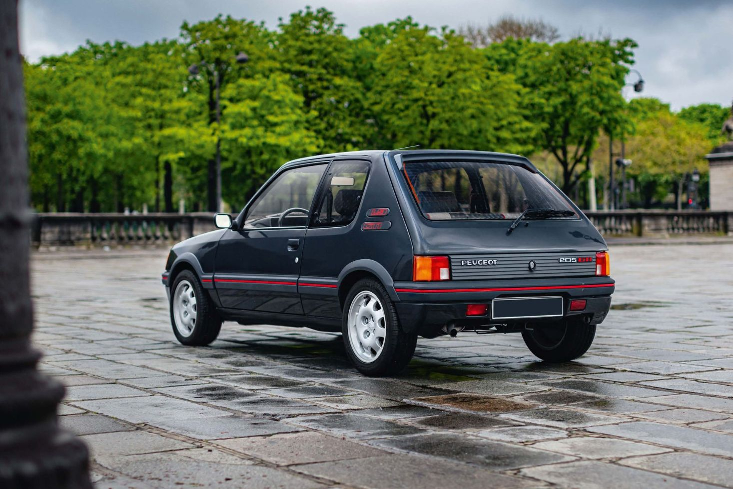 Waarom iemand krankzinnig veel geld heeft betaald voor deze Peugeot 205