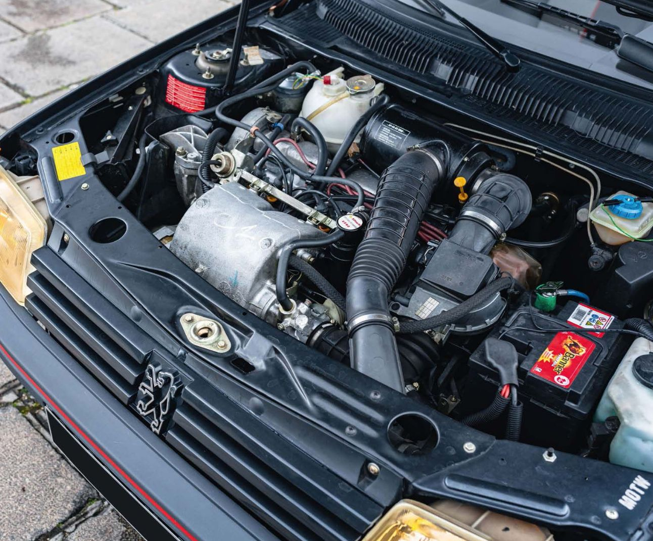 Waarom iemand krankzinnig veel geld heeft betaald voor deze Peugeot 205