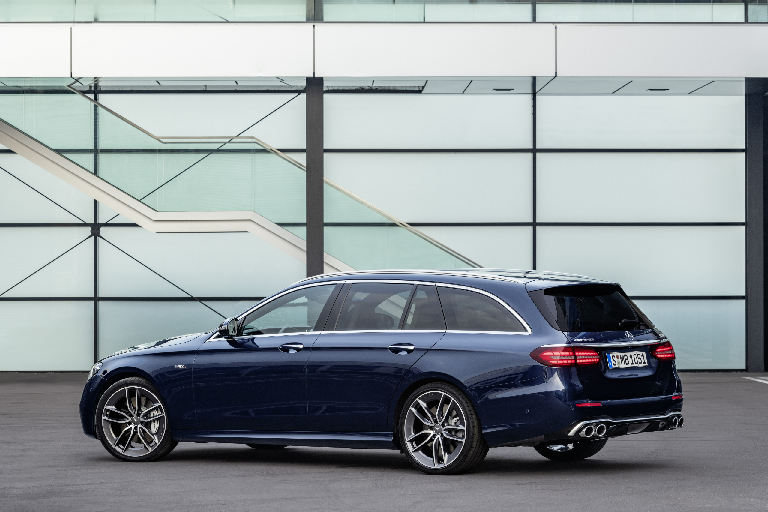 Vernieuwde Mercedes E-Klasse kost net geen 60.000 euro