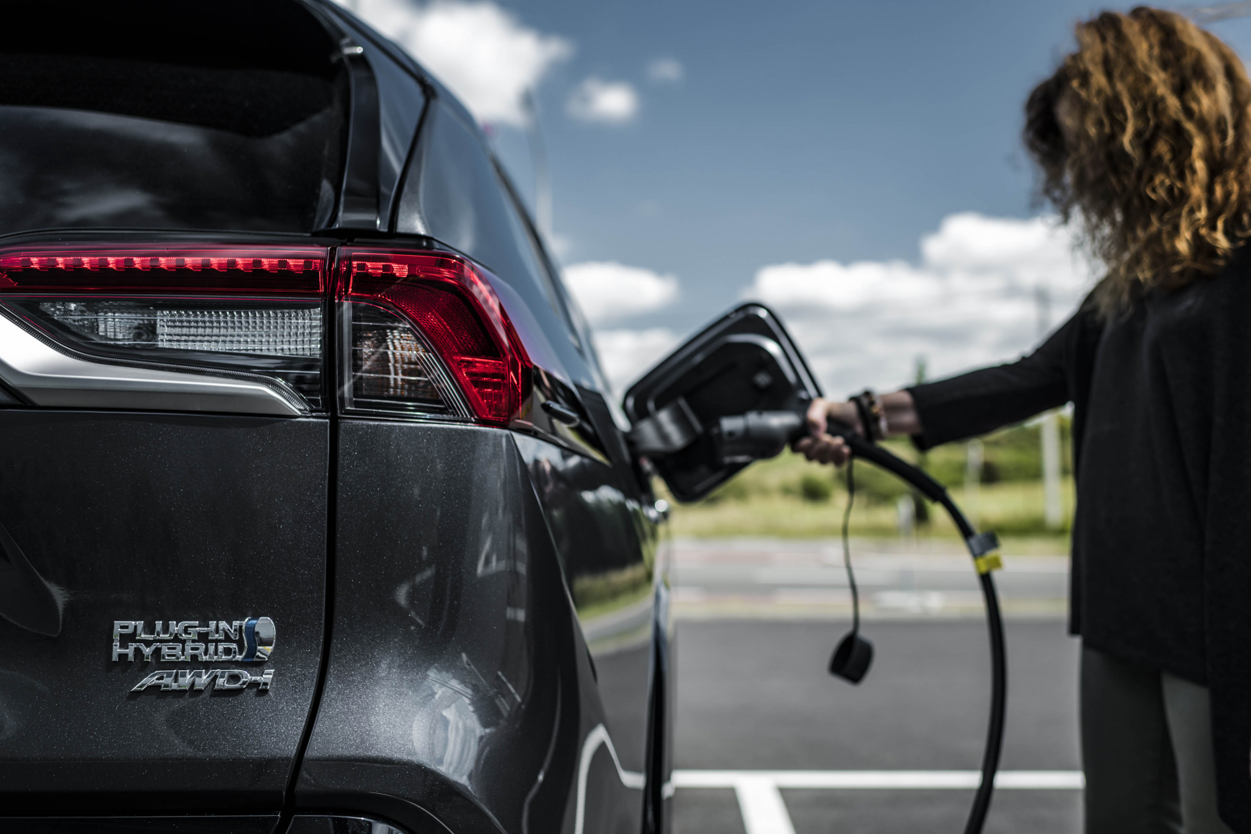 Paniekvoetbal? Toyota lobbyt keihard tegen elektrische auto's