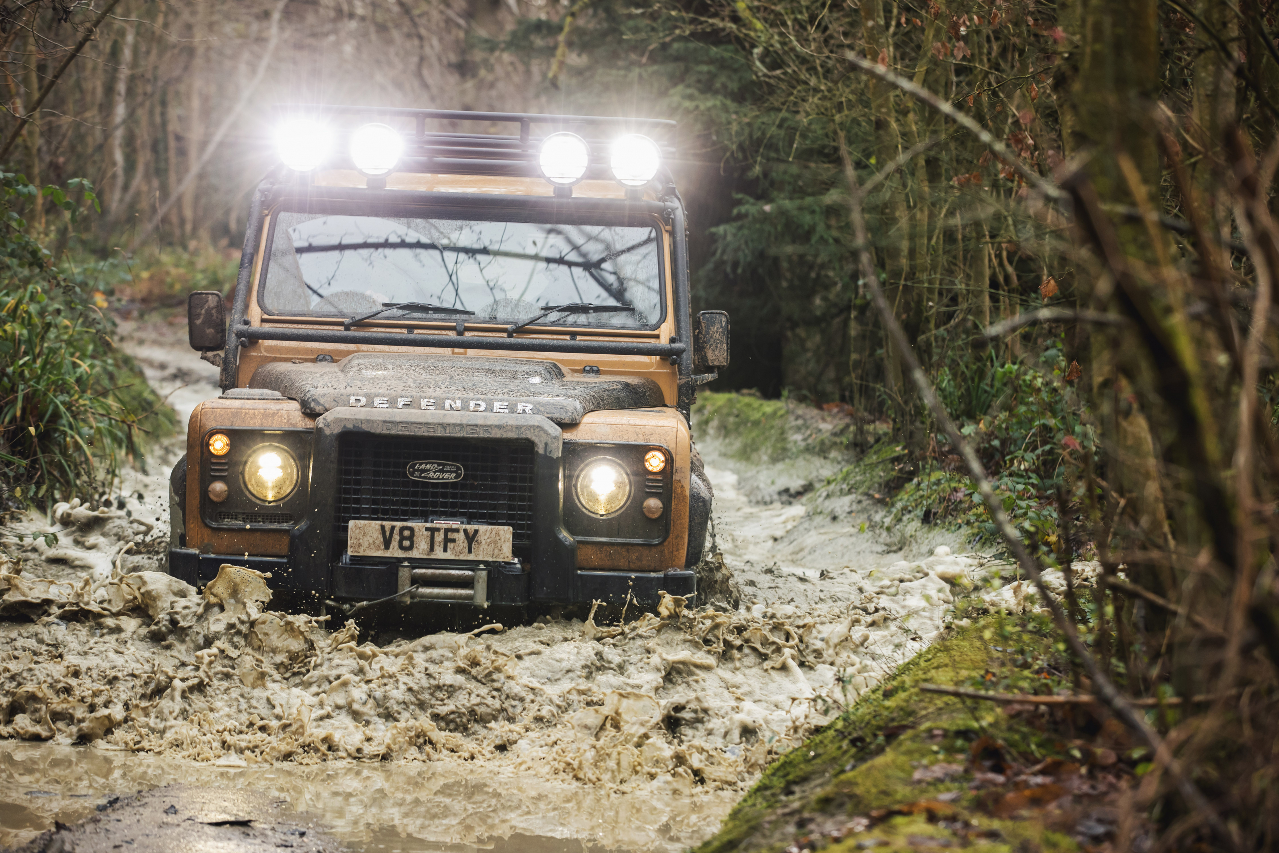 Oude Land Rover Defender kan geen afscheid nemen, gaat weer in productie