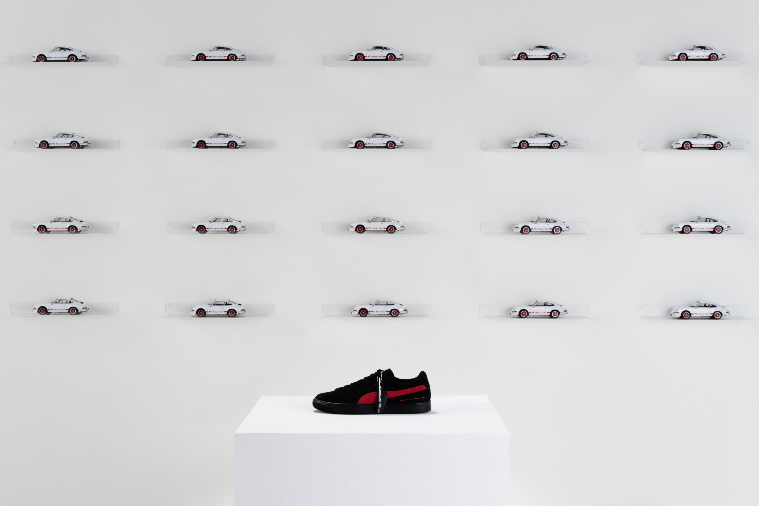 In deze Puma-sneaker zou je een legendarische Porsche moeten herkennen