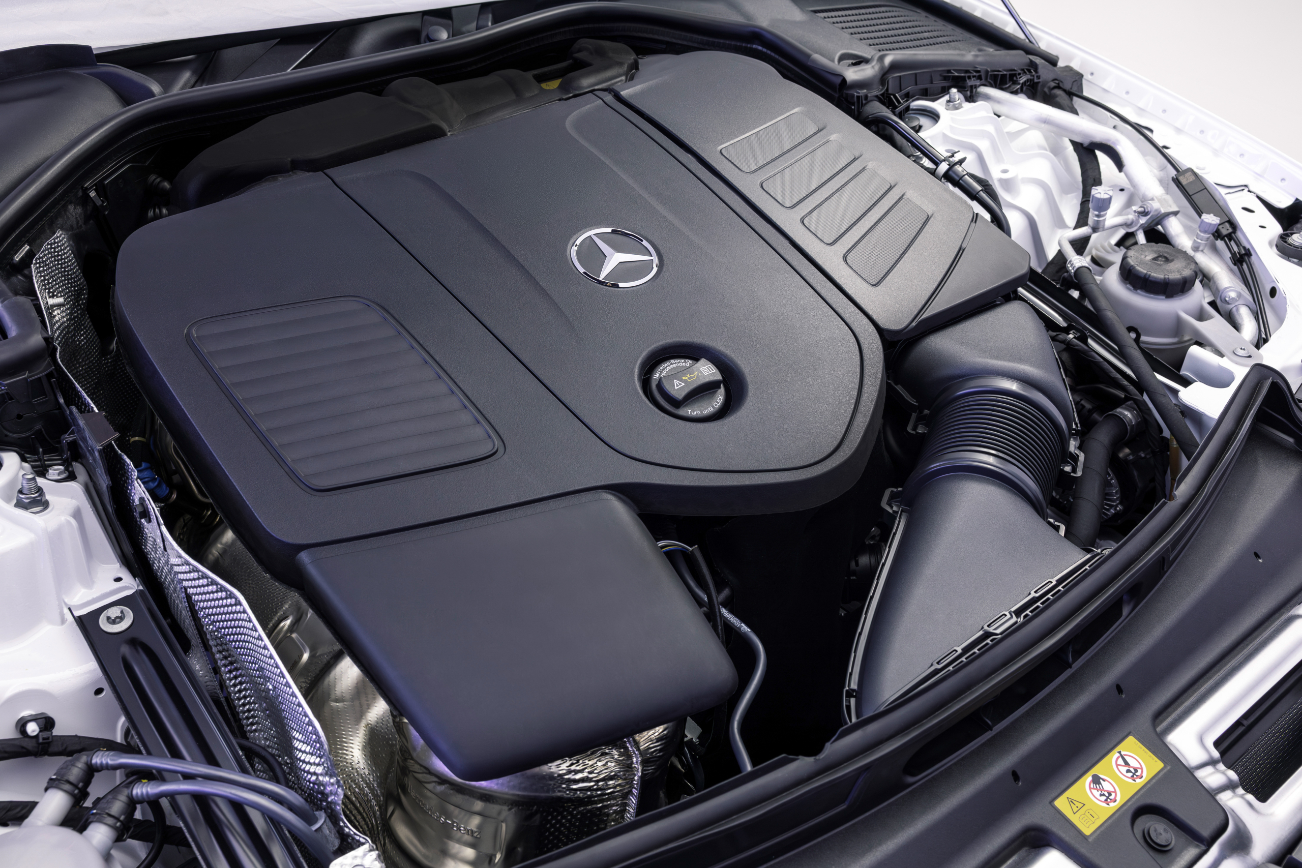 Mercedes doet iets geks: twee keer een 'nieuwe' C-Klasse in één jaar