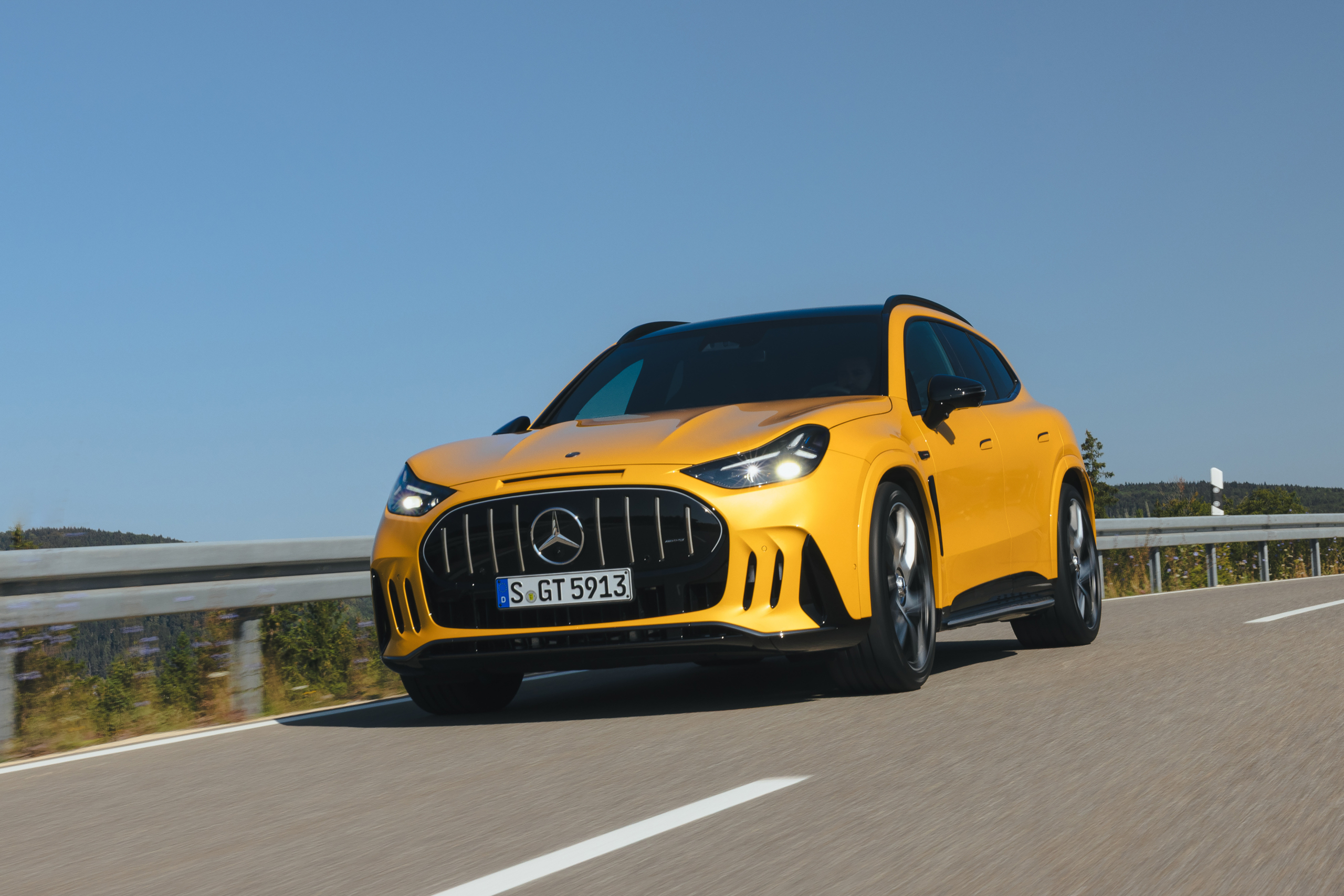 AMG geeft toe dat het de honger naar V8's onderschatte, maar komt met knotsgekke EV