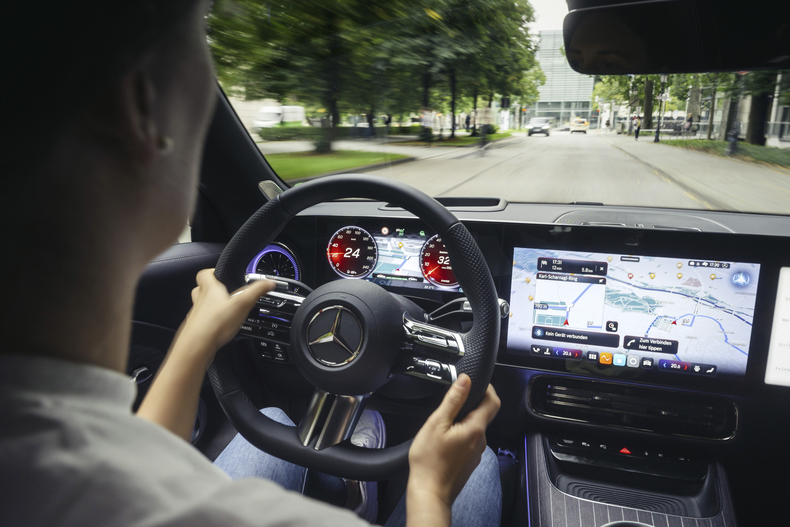 Mercedes troeft Tesla af met zelfrijdende auto, maar er zit een addertje onder het gras