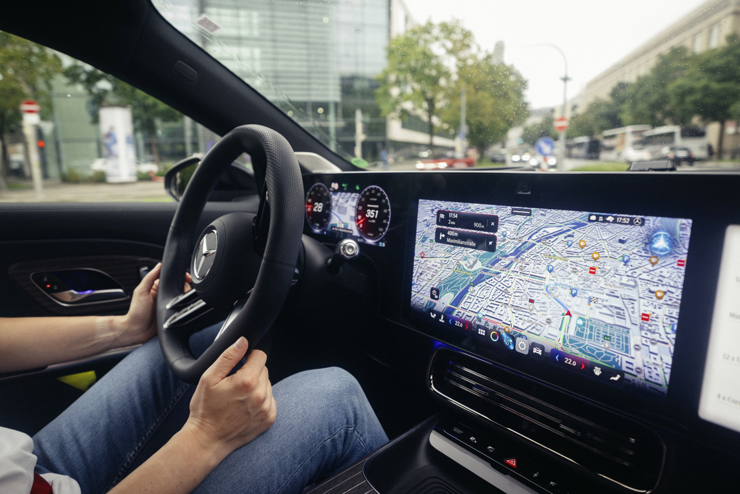 Mercedes troeft Tesla af met zelfrijdende auto, maar er zit een addertje onder het gras