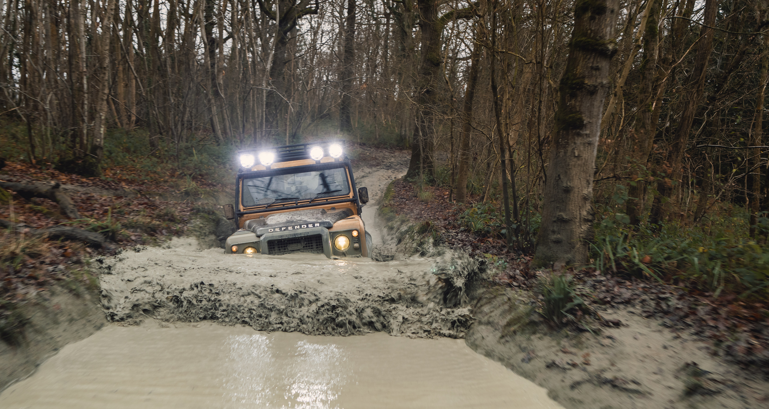 Oude Land Rover Defender kan geen afscheid nemen, gaat weer in productie