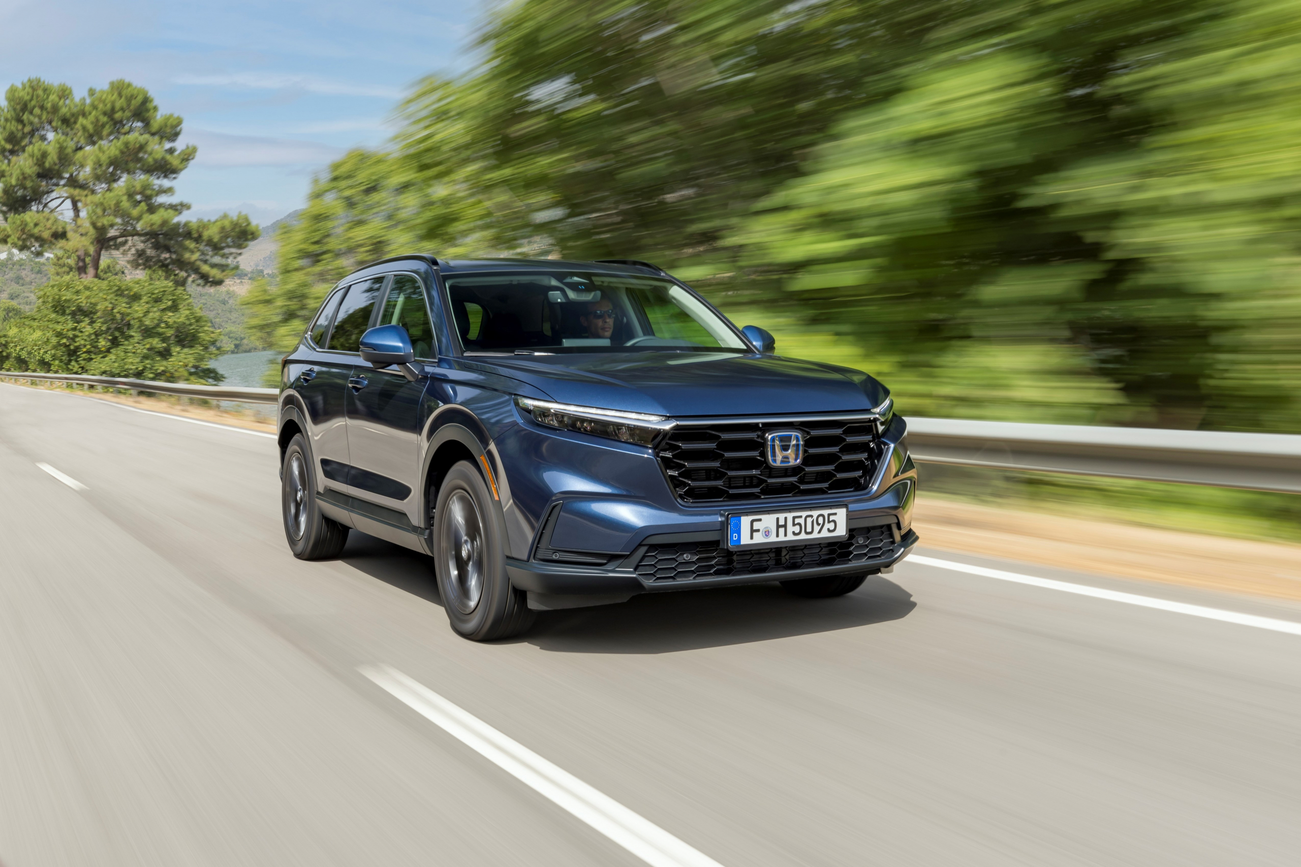 Review: Honda CR-V (2023) heeft het hoog in de bol