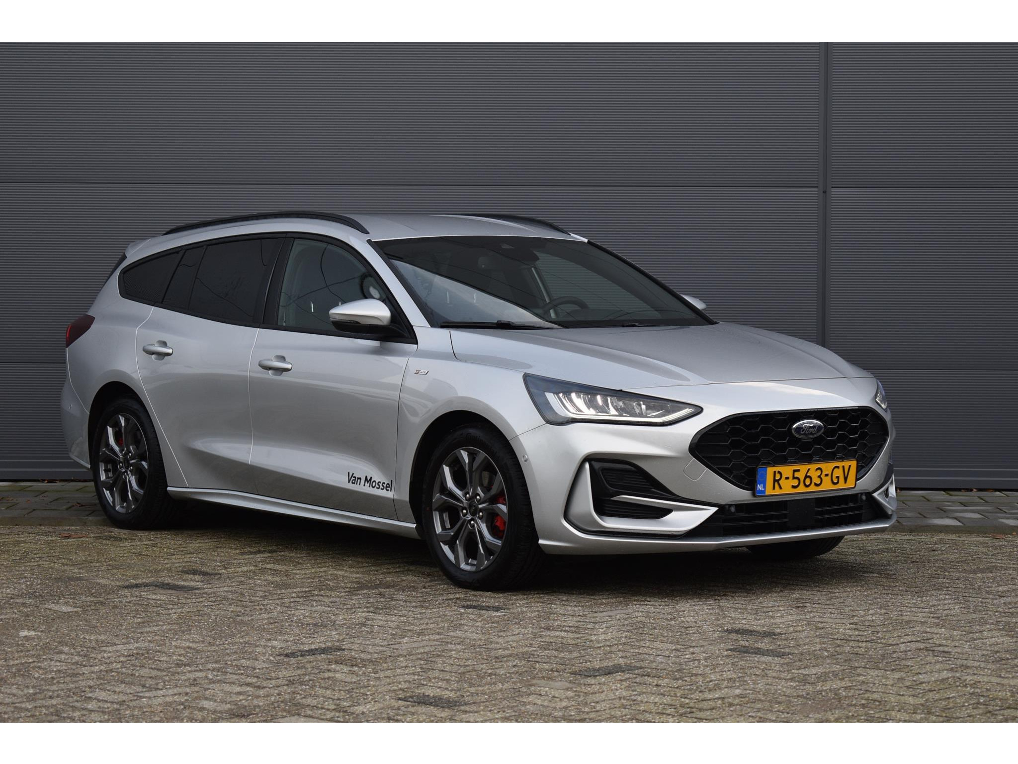 Met bijna nieuwe auto’s zoals deze bespaar je duizenden euro’s