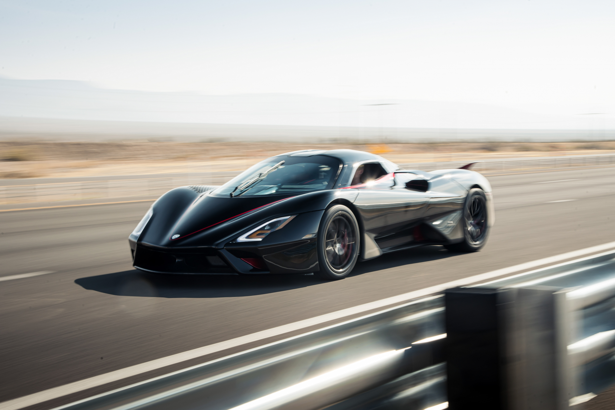 Snelste auto ter wereld: SSC Tuatara heeft 508 km/h gehaald