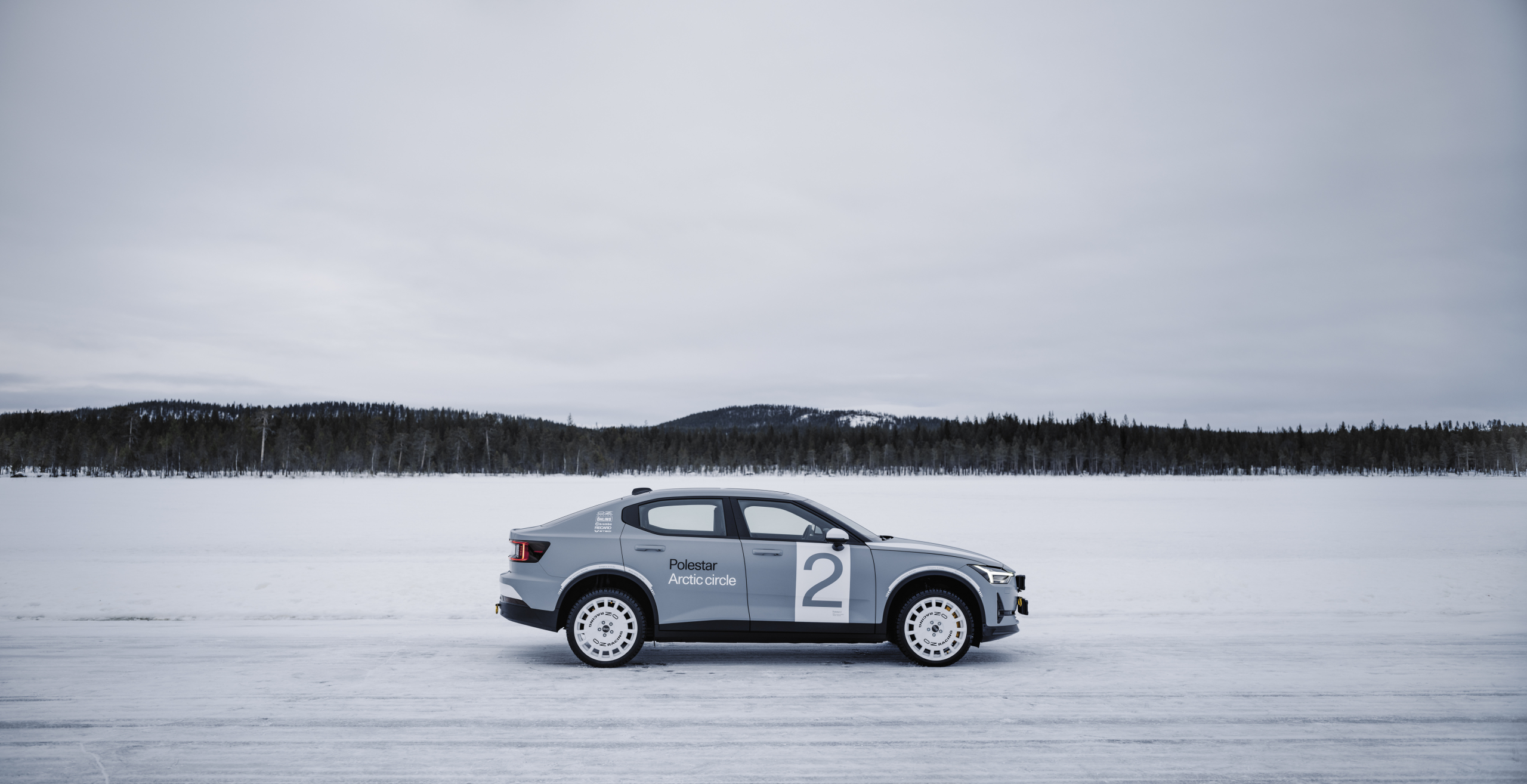 Trek in eindeloos winterplezier? Dan is deze Polestar 2 ‘Arctic Circle’ iets voor jou