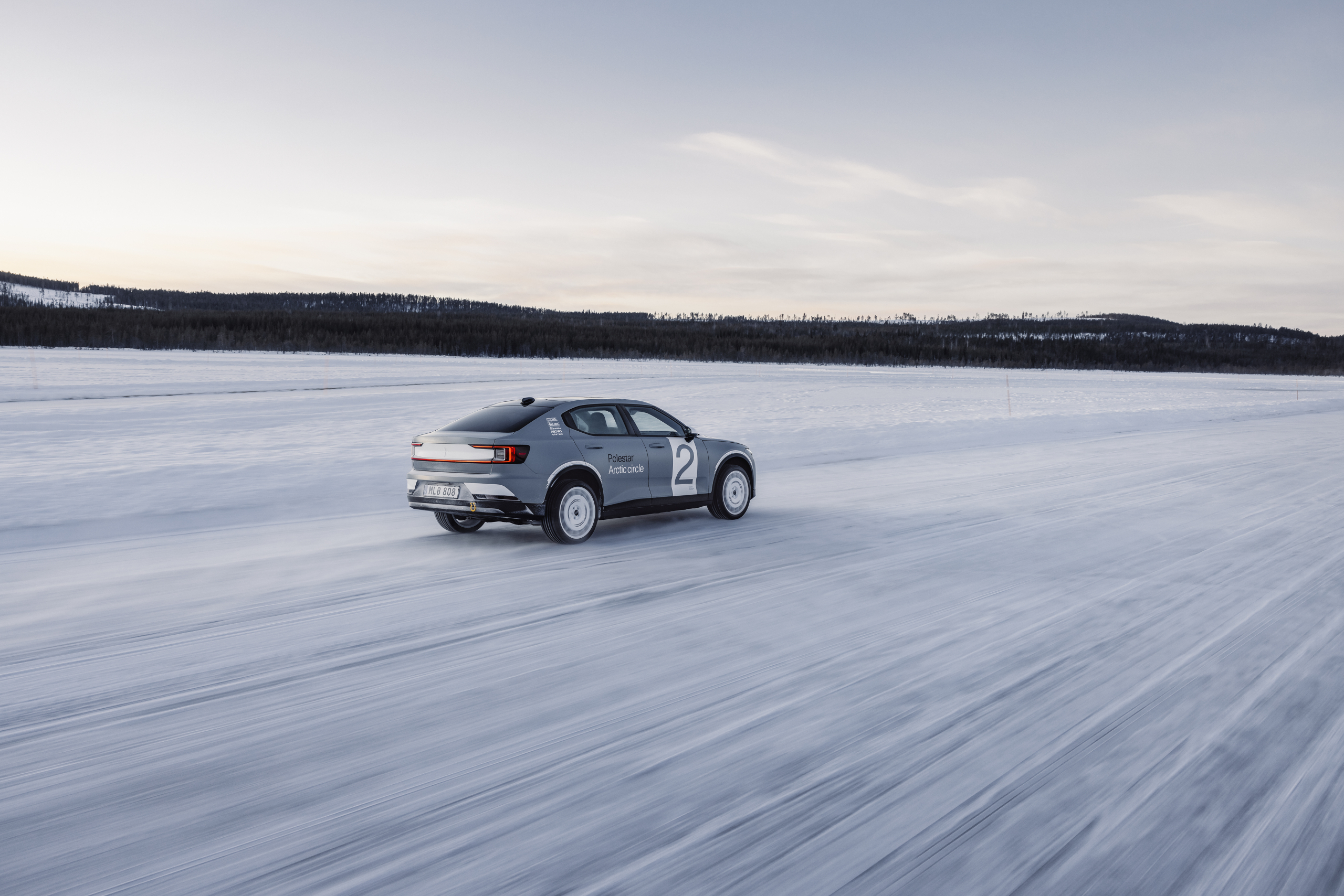 Trek in eindeloos winterplezier? Dan is deze Polestar 2 ‘Arctic Circle’ iets voor jou