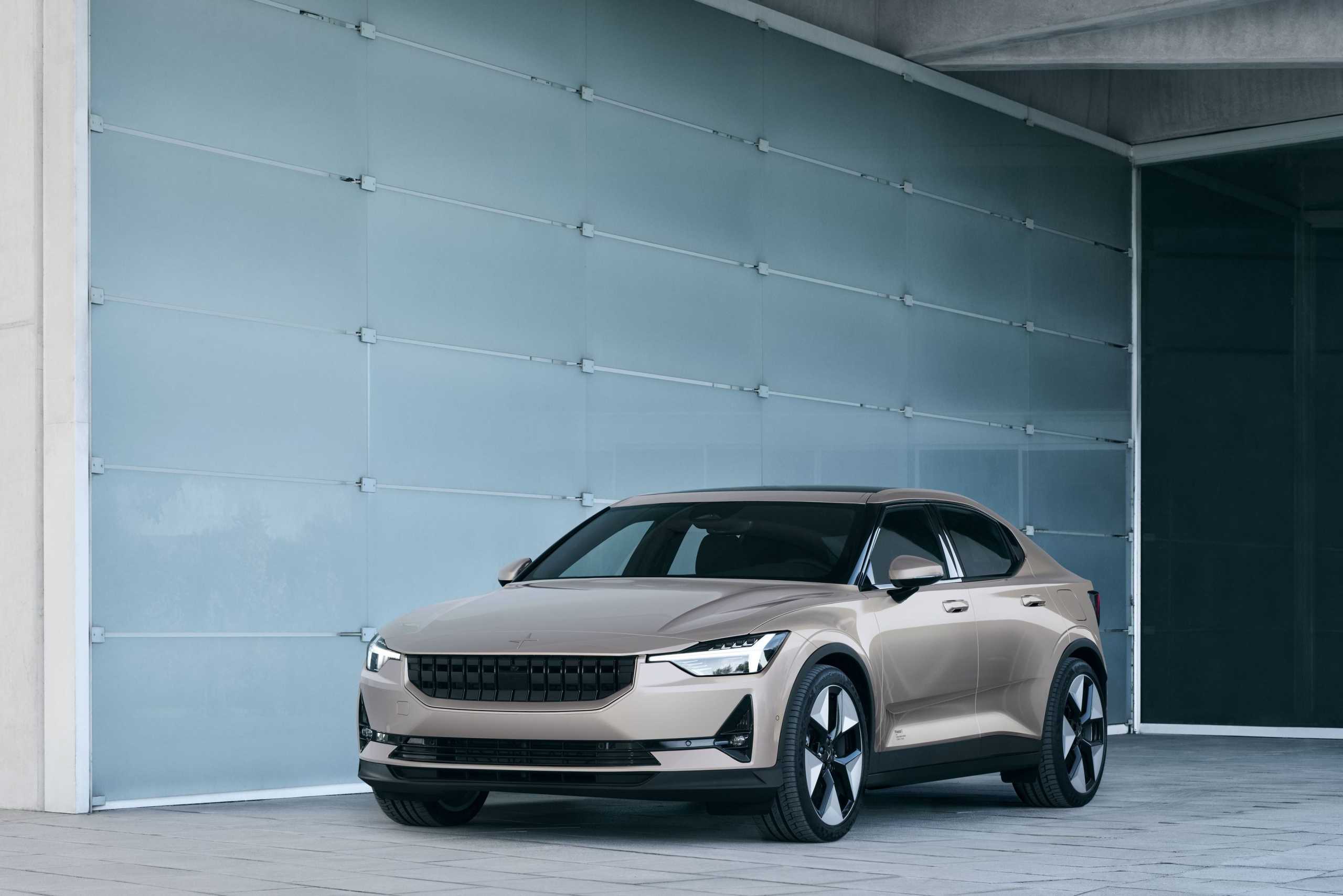 Waarom je in de goedkoopste Polestar 2 nu sneller bent en verder komt