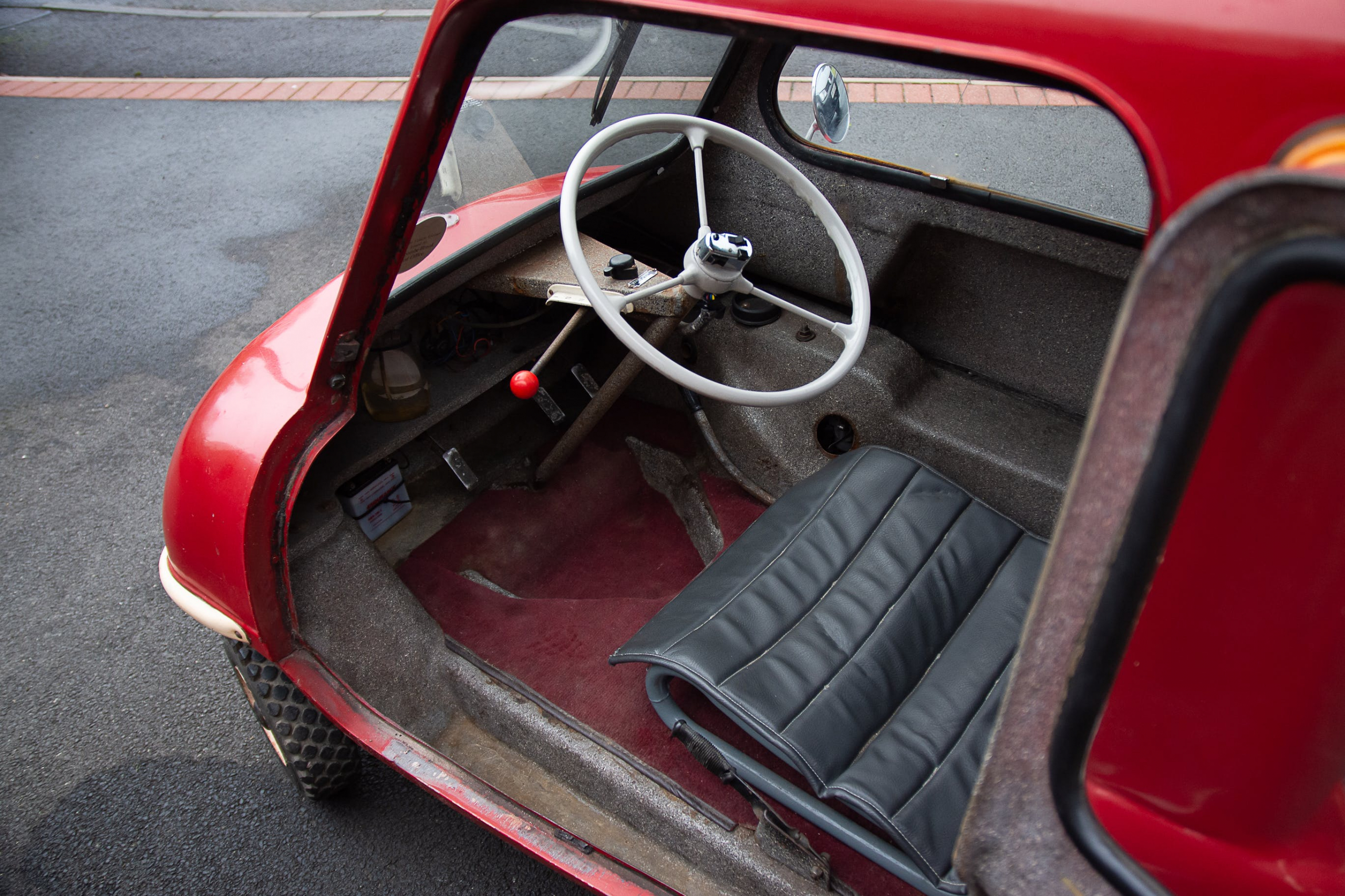 Peel P50: dit mini-autootje kost duizend euro per centimeter