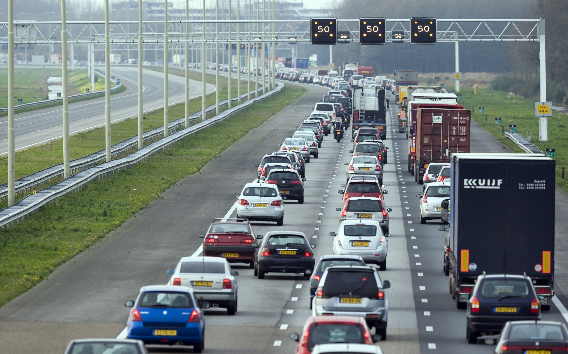 Betalen naar gebruik: autobranche wil veelrijders belasten met rekeningrijden