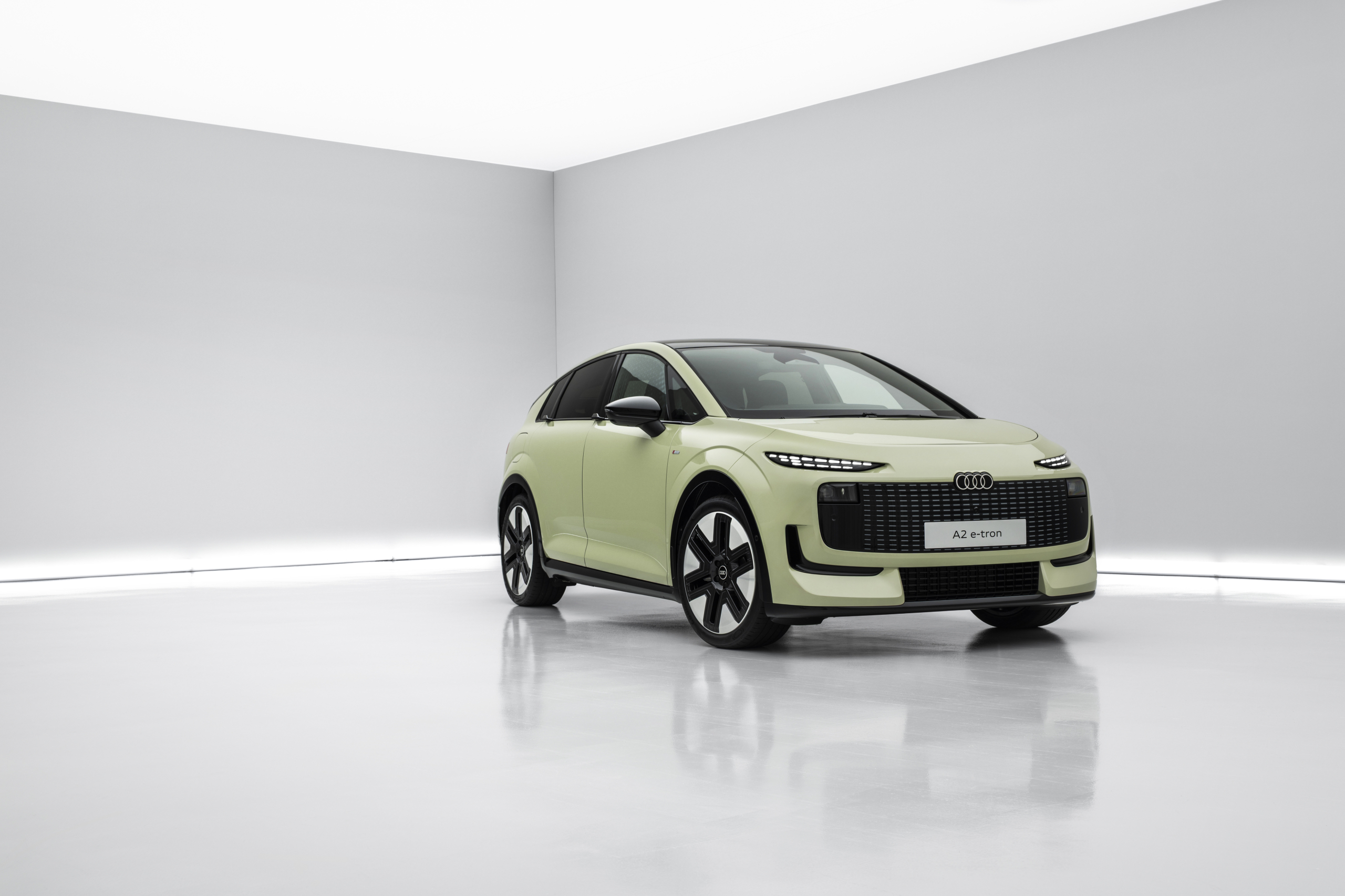 De zuinigste Audi A2 E-Tron is 6465 euro duurder dan het basismodel