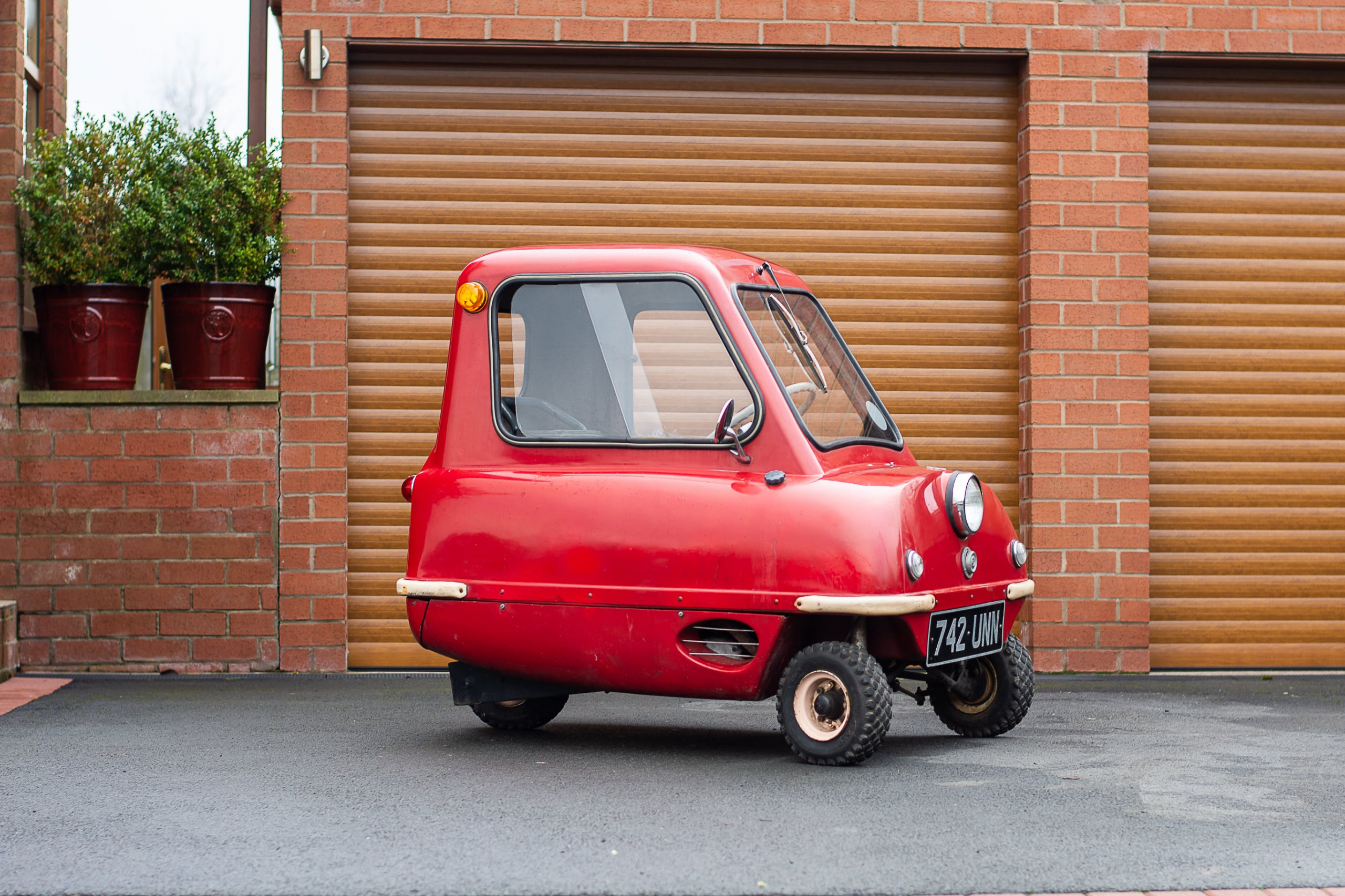 Peel P50: dit mini-autootje kost bijn duizend euro per centimeter