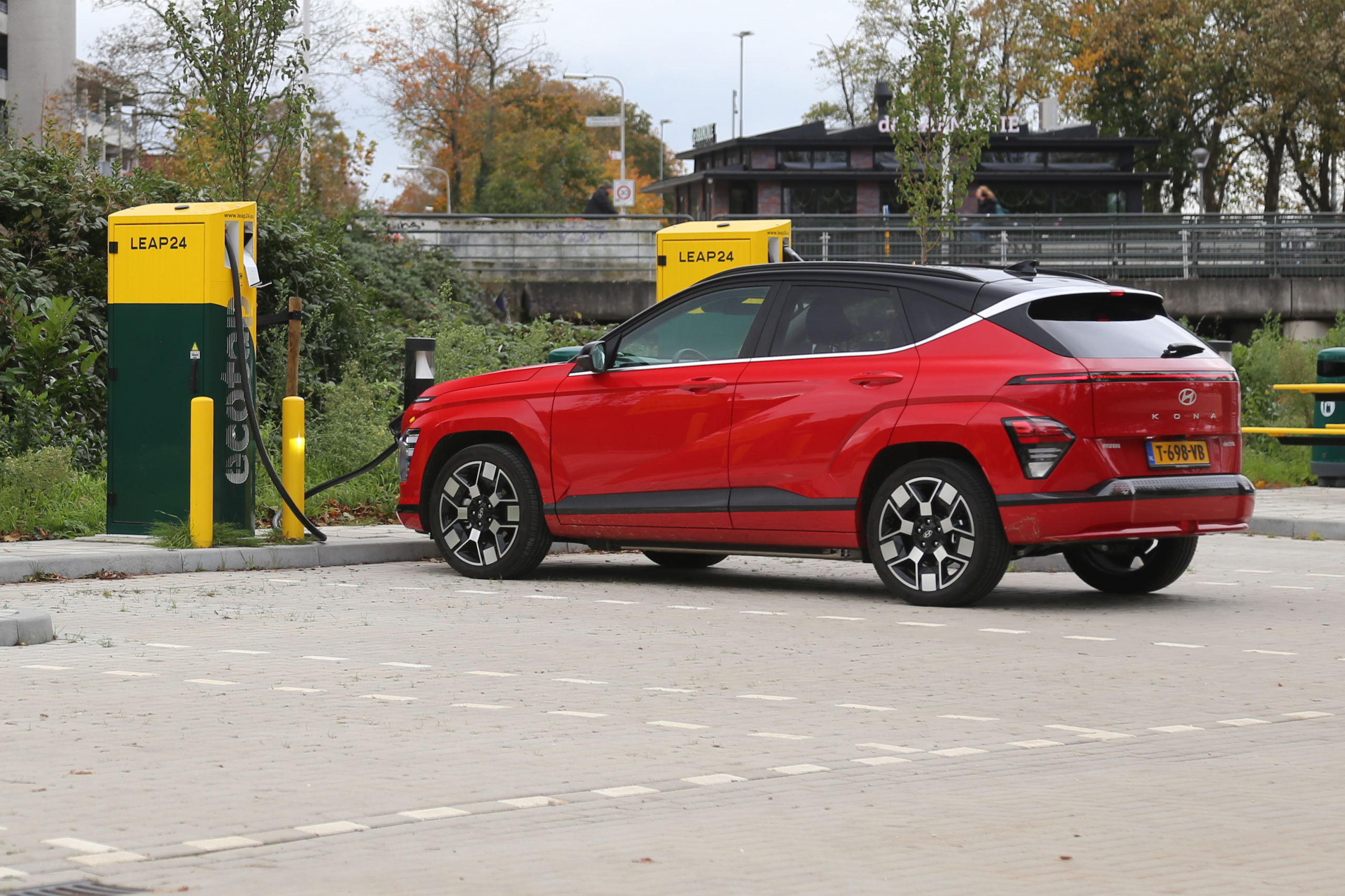 Hyundai Kona Electric (2023): actieradius gemeten bij 100 en 130 km/h