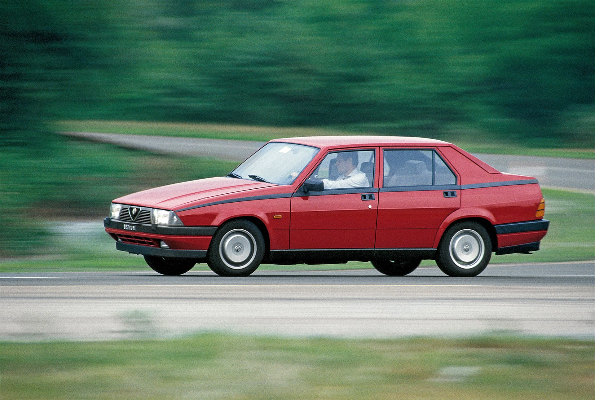 1985: het jaar van de laatste echte Alfa, de boter-Fiat en een supersedan van BMW