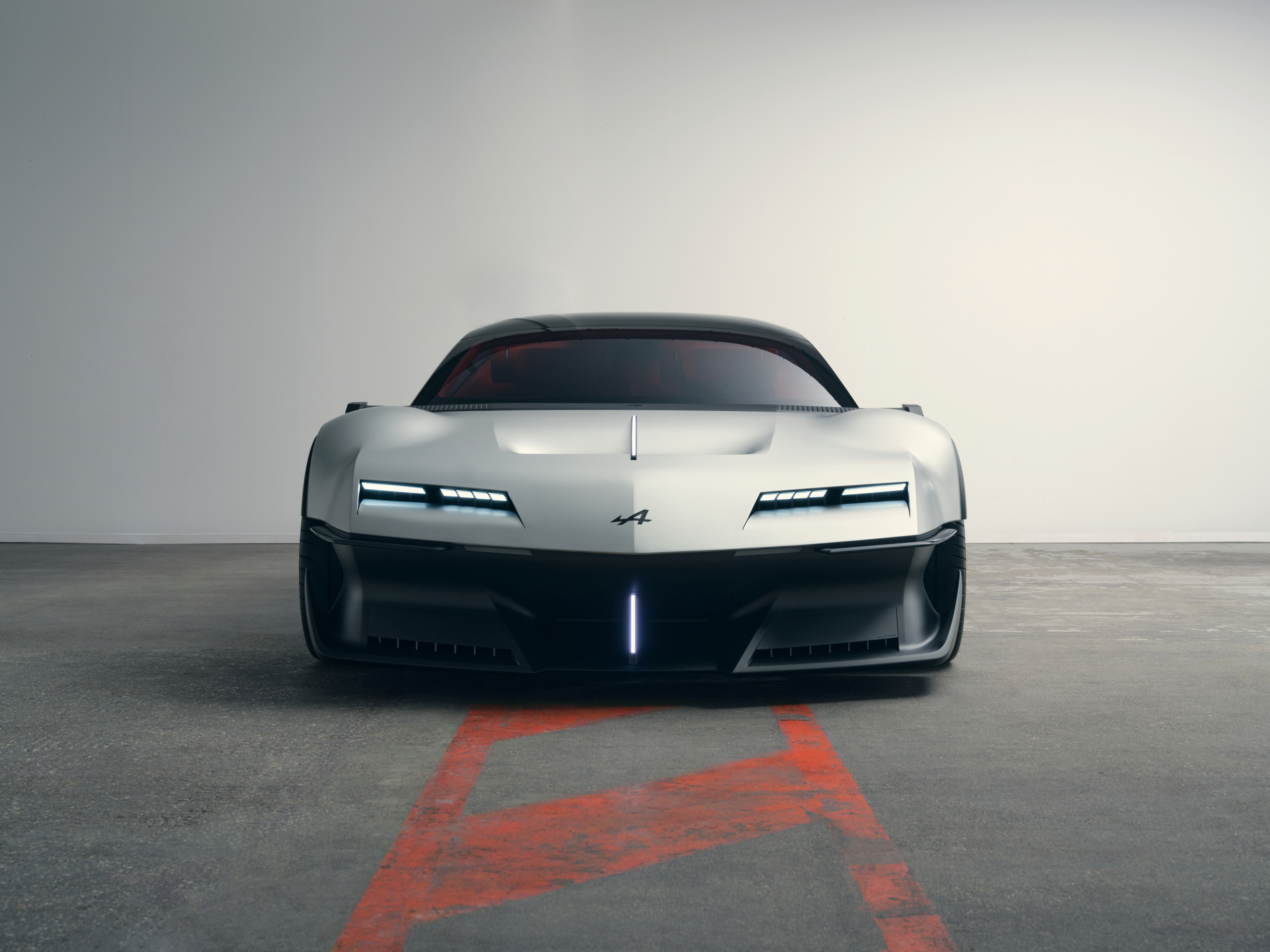 Voordat Ferrari een volgende elektrische auto ontwerpt, moet het even met dit merk bellen