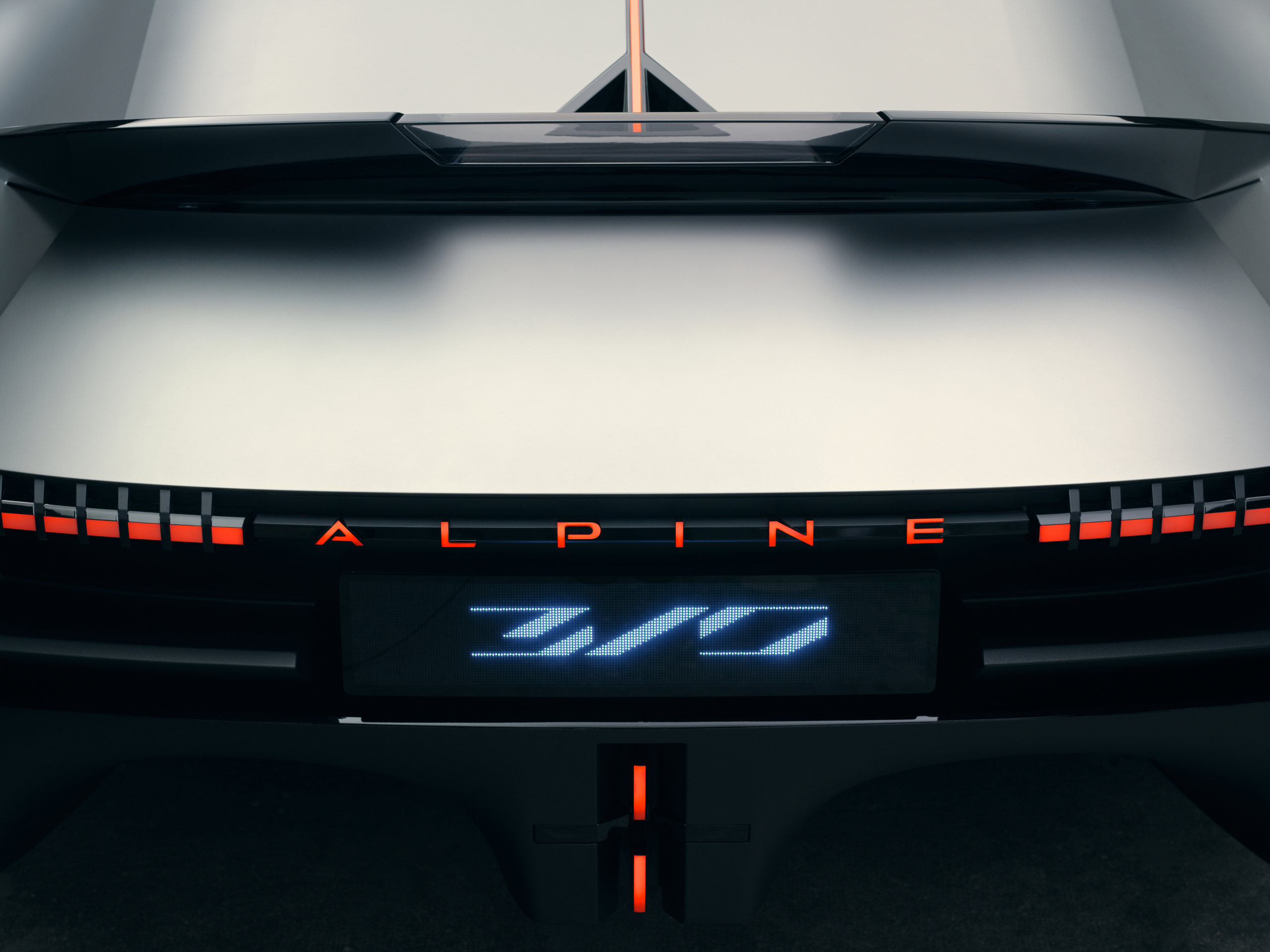 Voordat Ferrari een volgende elektrische auto ontwerpt, moet het even met dit merk bellen