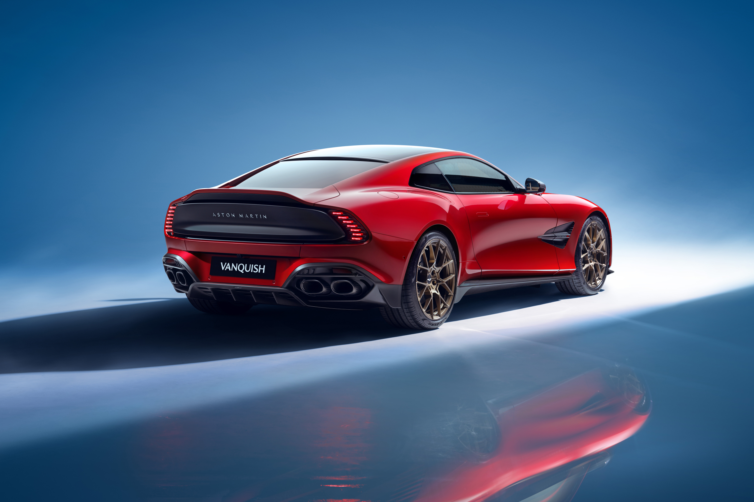 Waarom de Aston Martin Vanquish (2024) met V12 er niet als PHEV komt