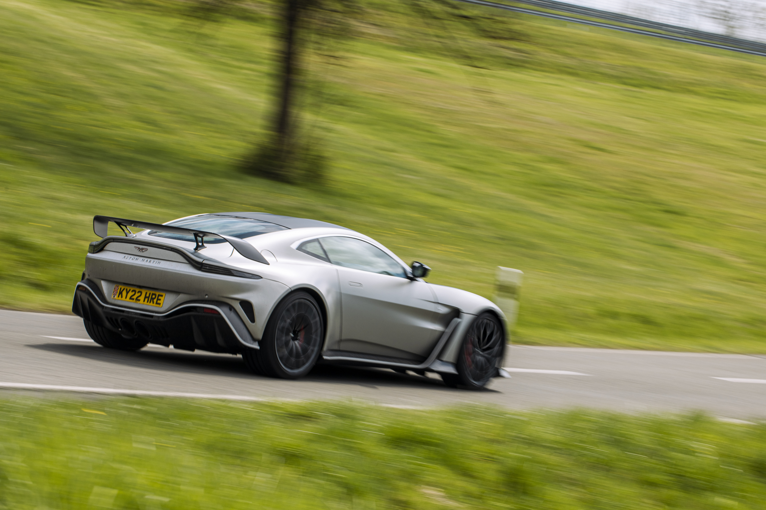 Aston Martin V12 Vantage test: a last hurrah