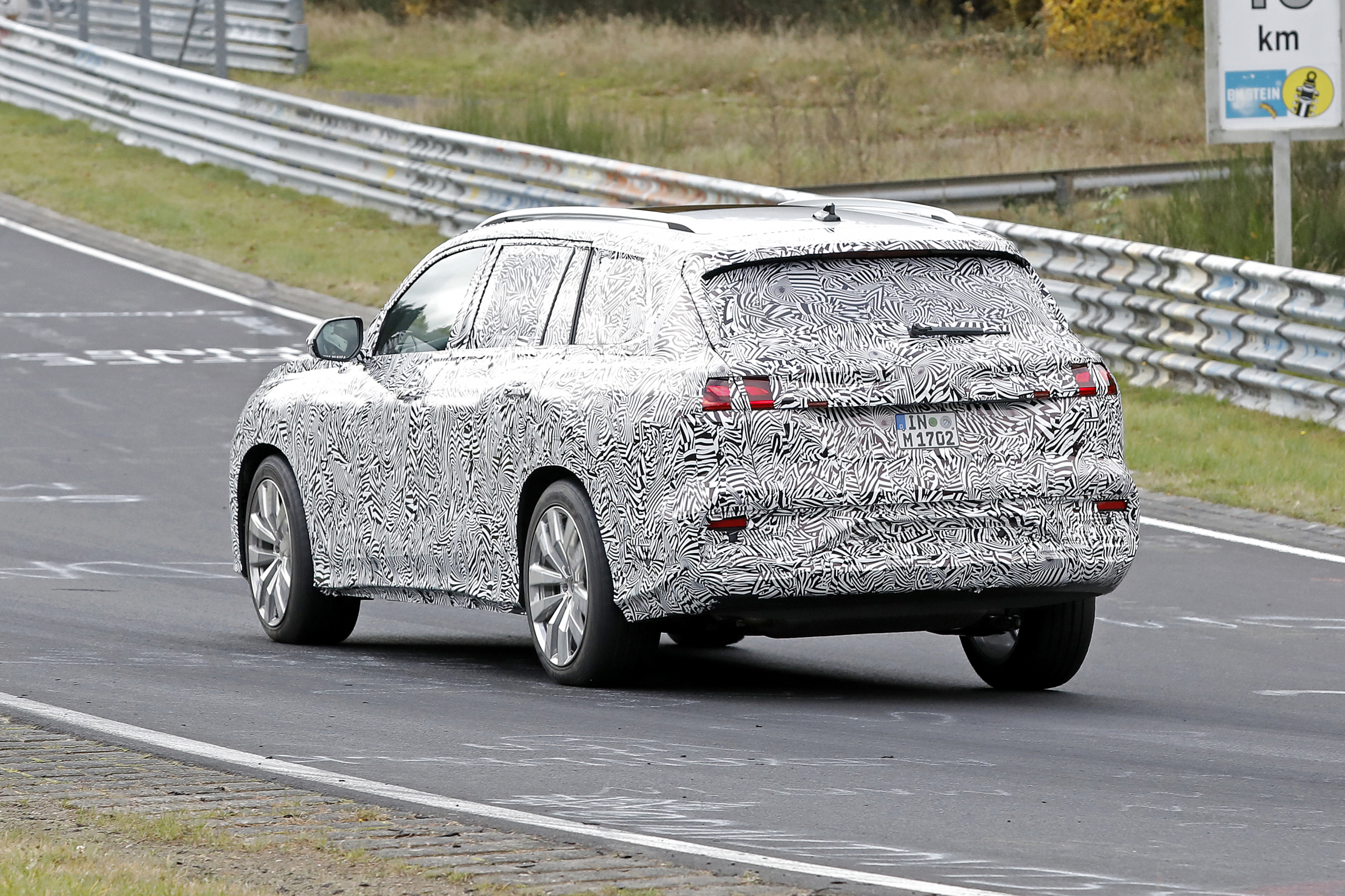 Heb je behoefte aan een nóg grotere suv dan de Audi Q7? Nou, die komt er!
