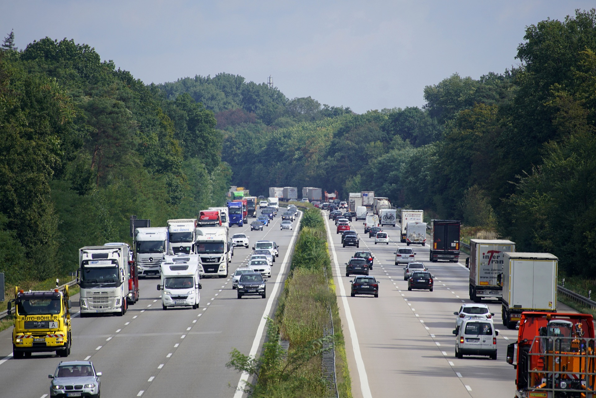 Duitse verkeerboetes fors omhoog, maar blijven een lachertje - kijk en vergelijk hoeveel je betaalt