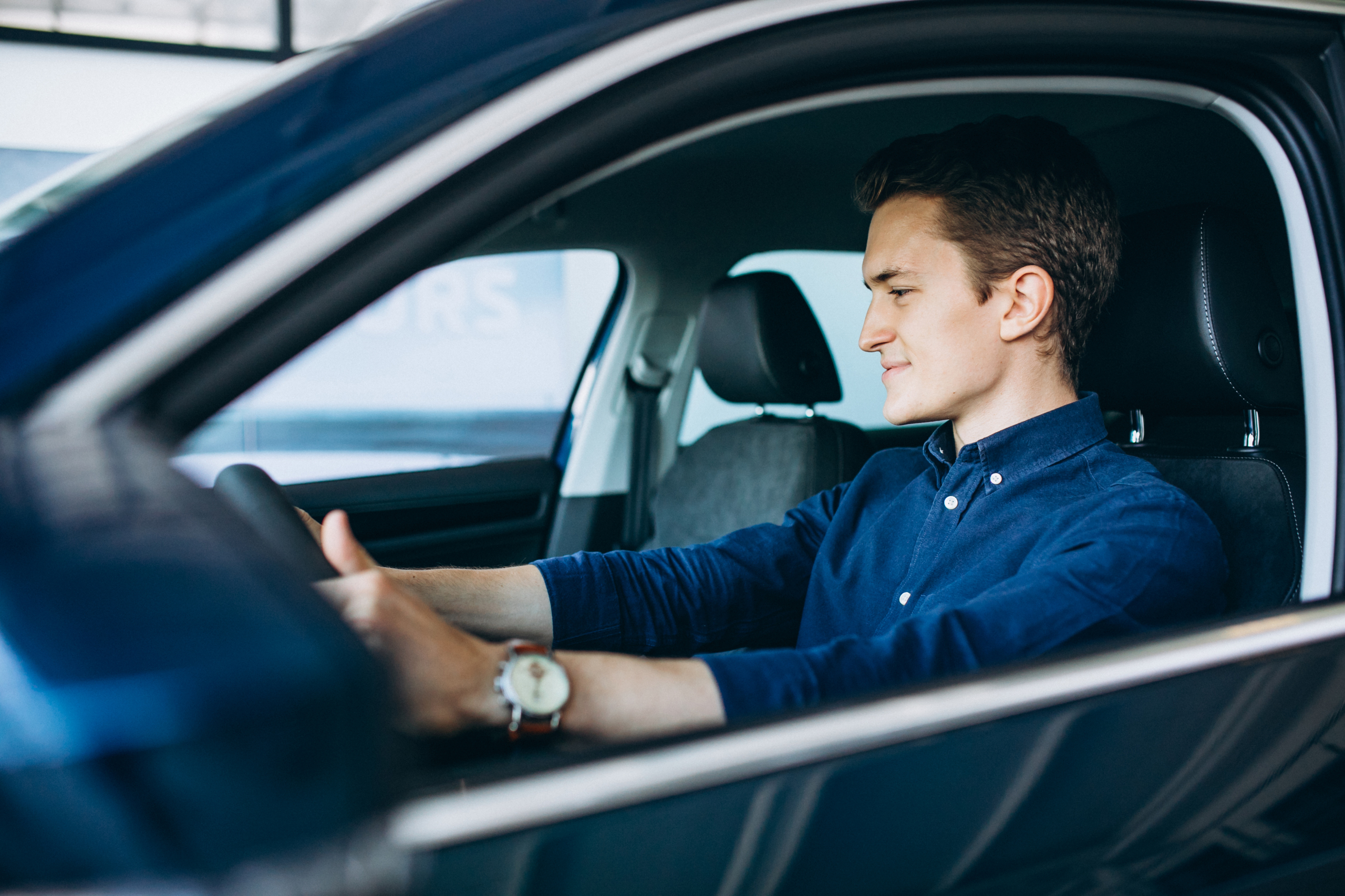 Je auto online verkopen: 4 manieren (met voor- en nadelen)