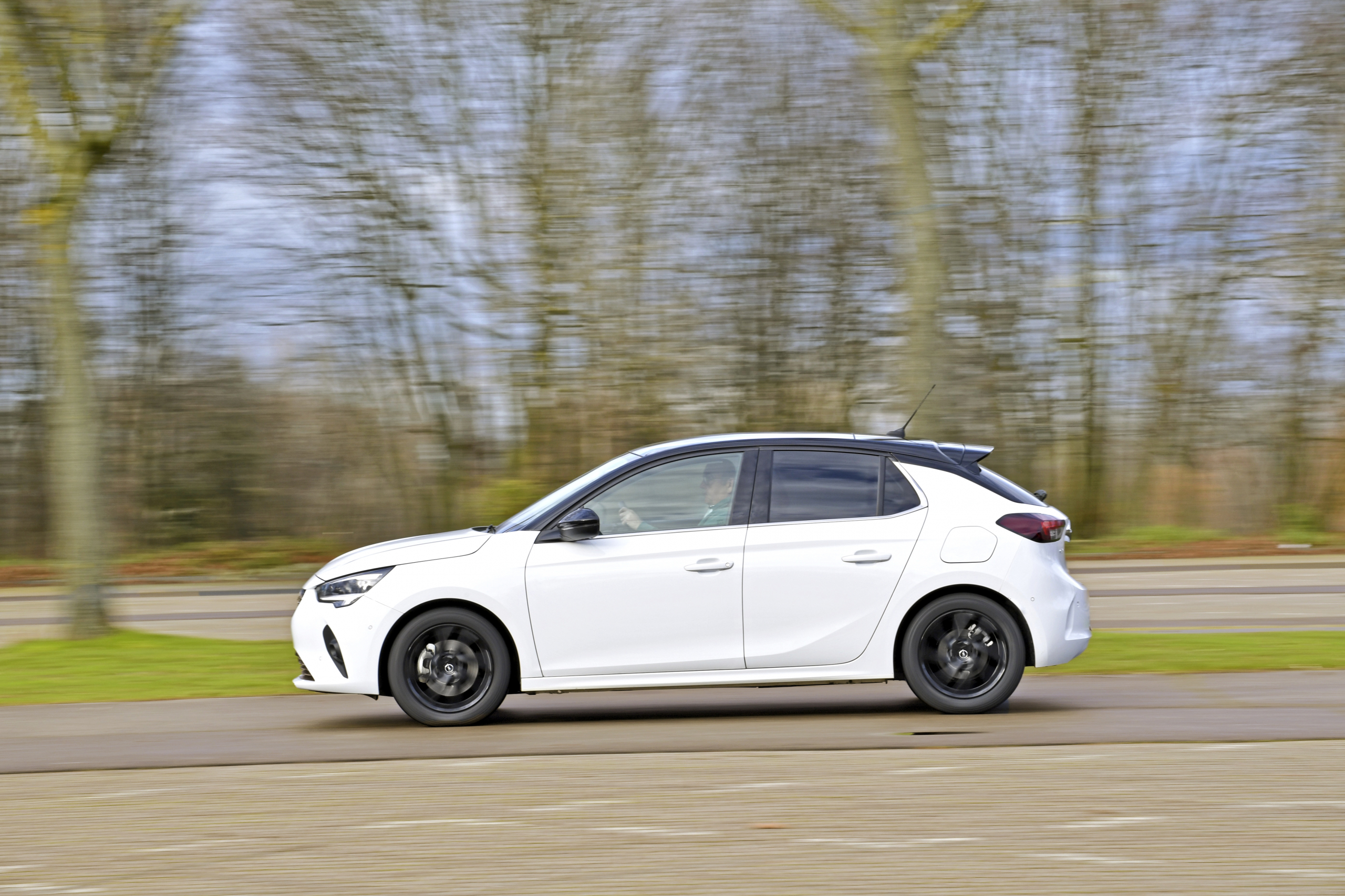 Test Peugeot 208 en Opel Corsa: welke zit het lekkerst? Of toch een concurrent?